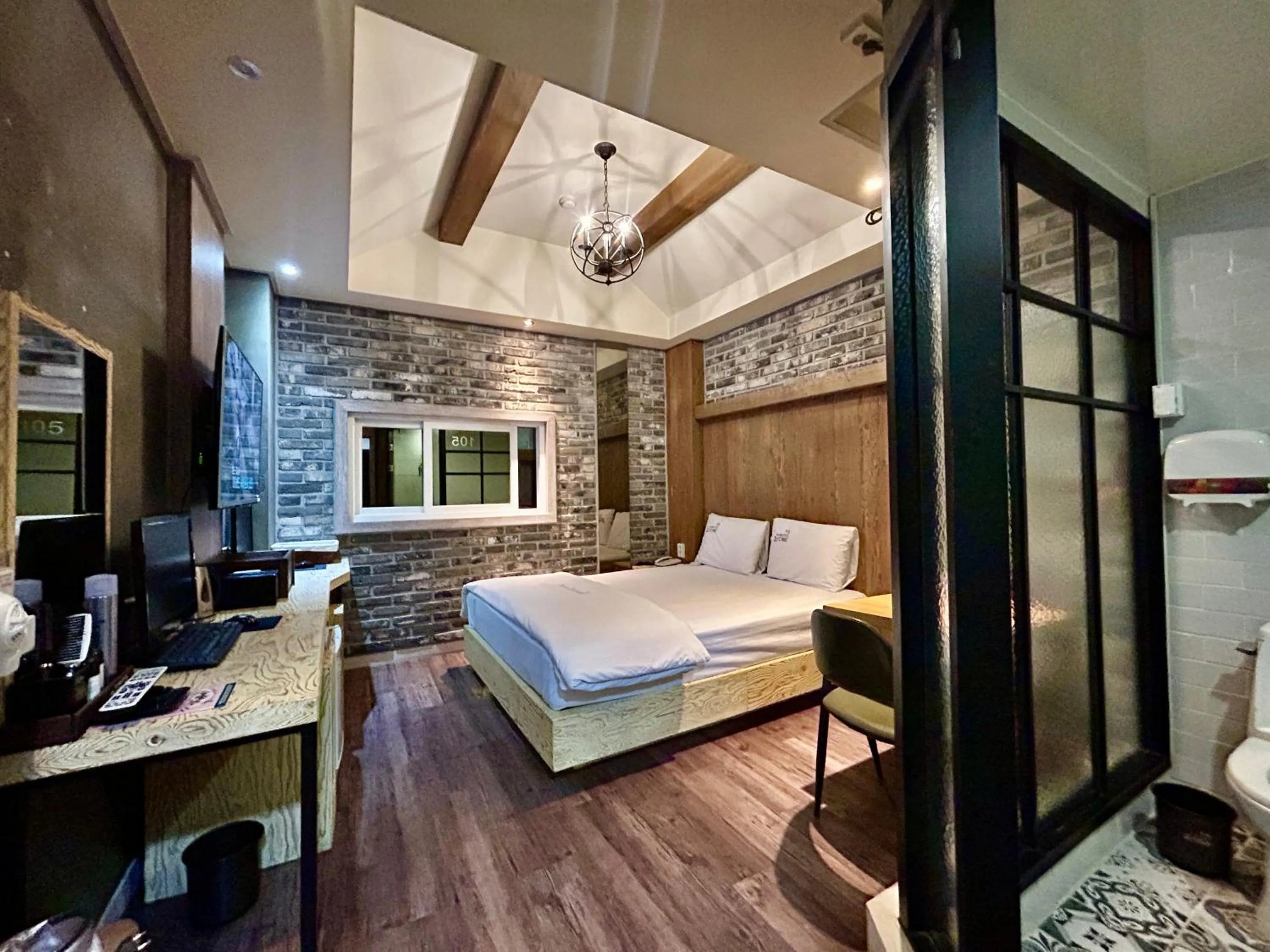 Bed in 2SOME Motel