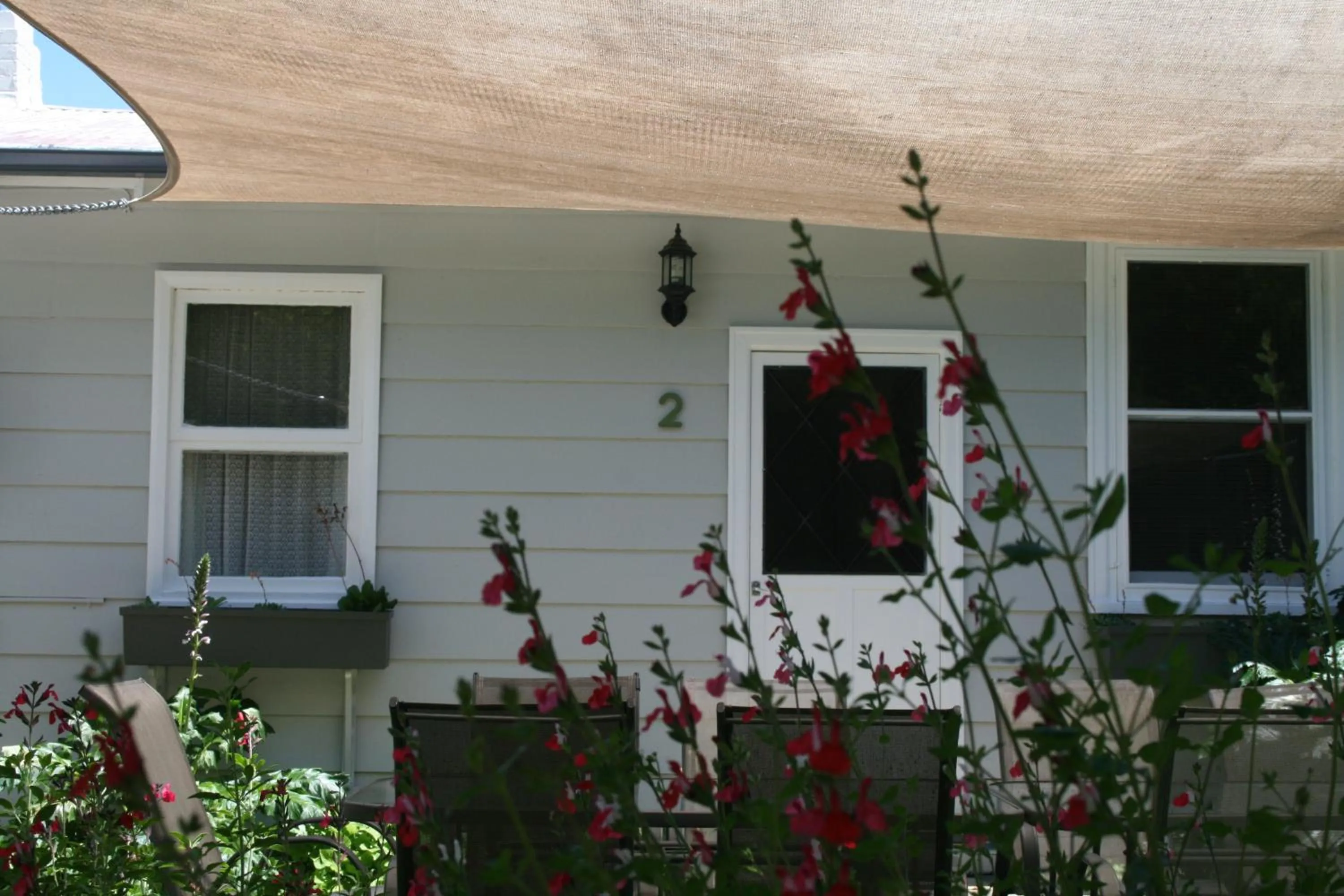 Facade/entrance in Elm Lodge Bright