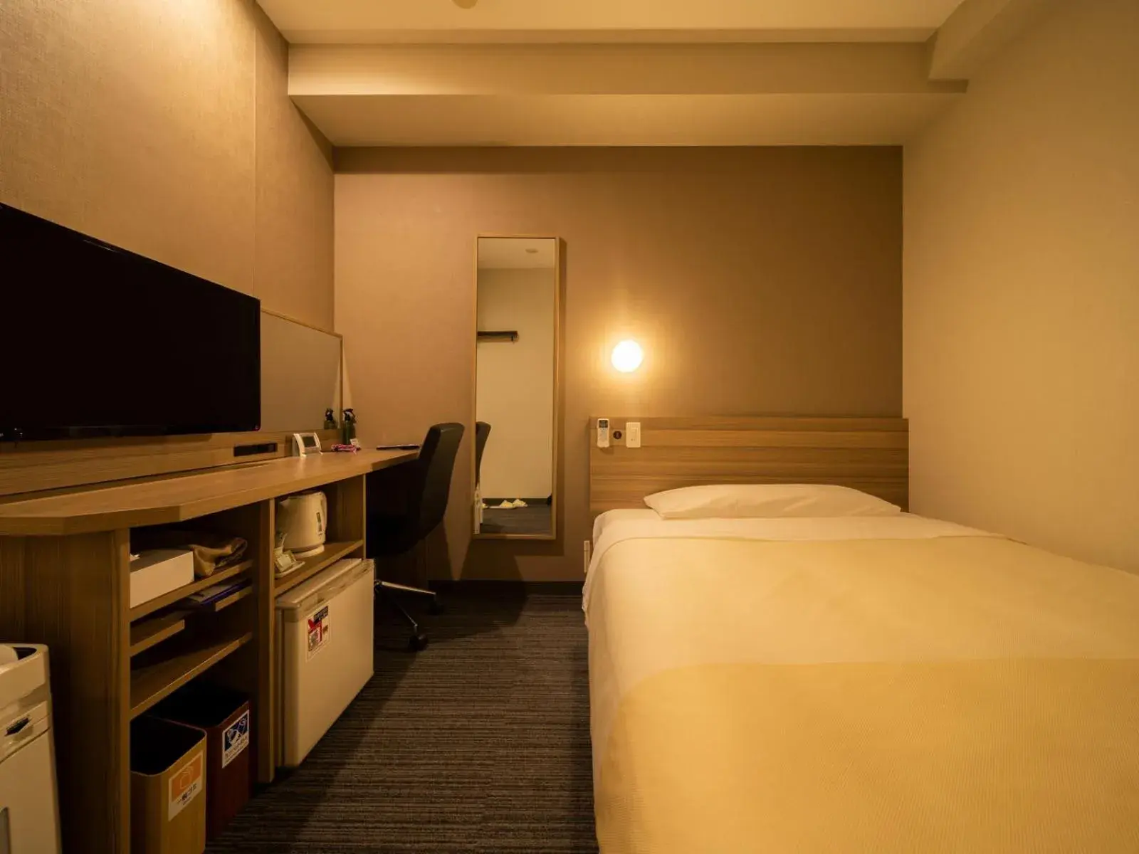 Photo of the whole room, Bed in Super Hotel Shinyokohama Photo of the whole room, Bed in Super Hotel Shinyokohama