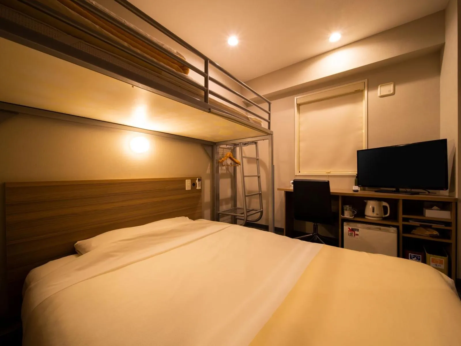 Bed in Super Hotel Shinyokohama