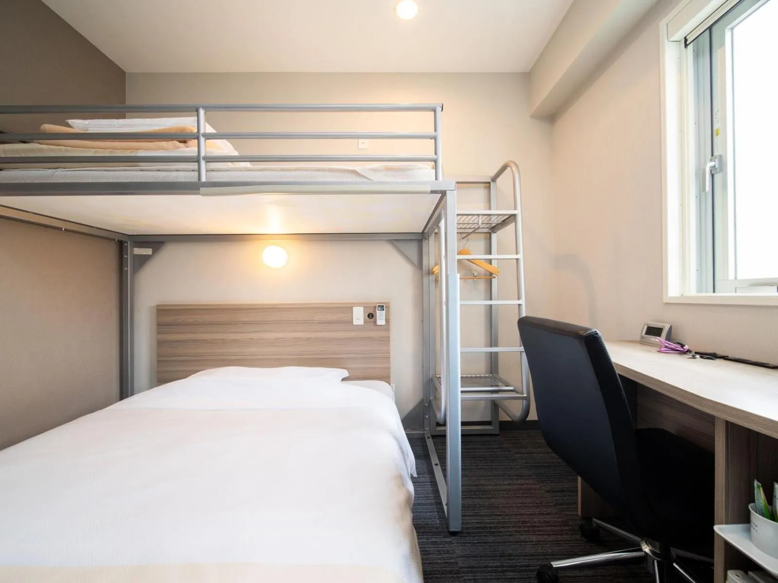 Bed in Super Hotel Shinyokohama