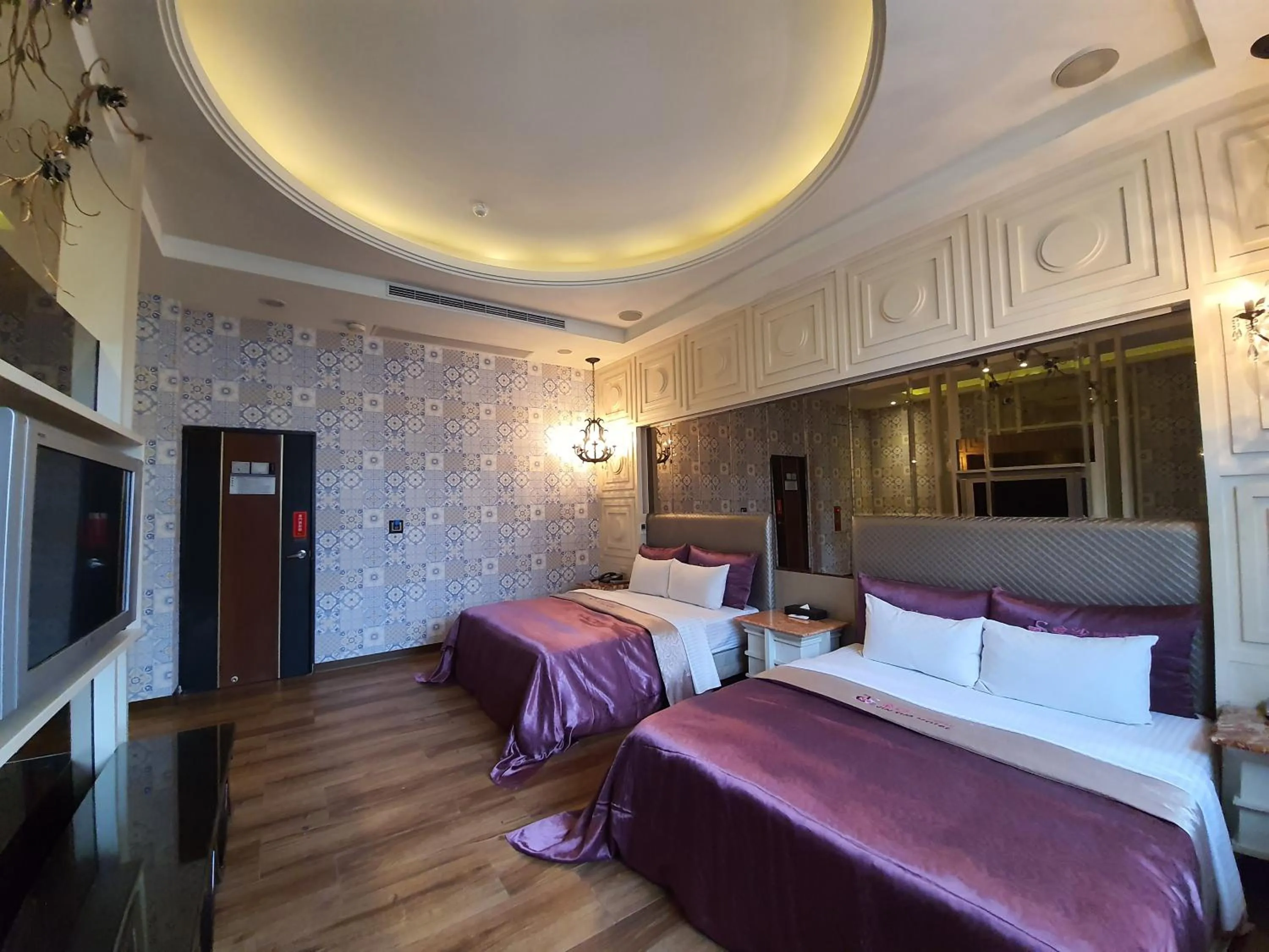 room service, Bed in Jinsha Motel