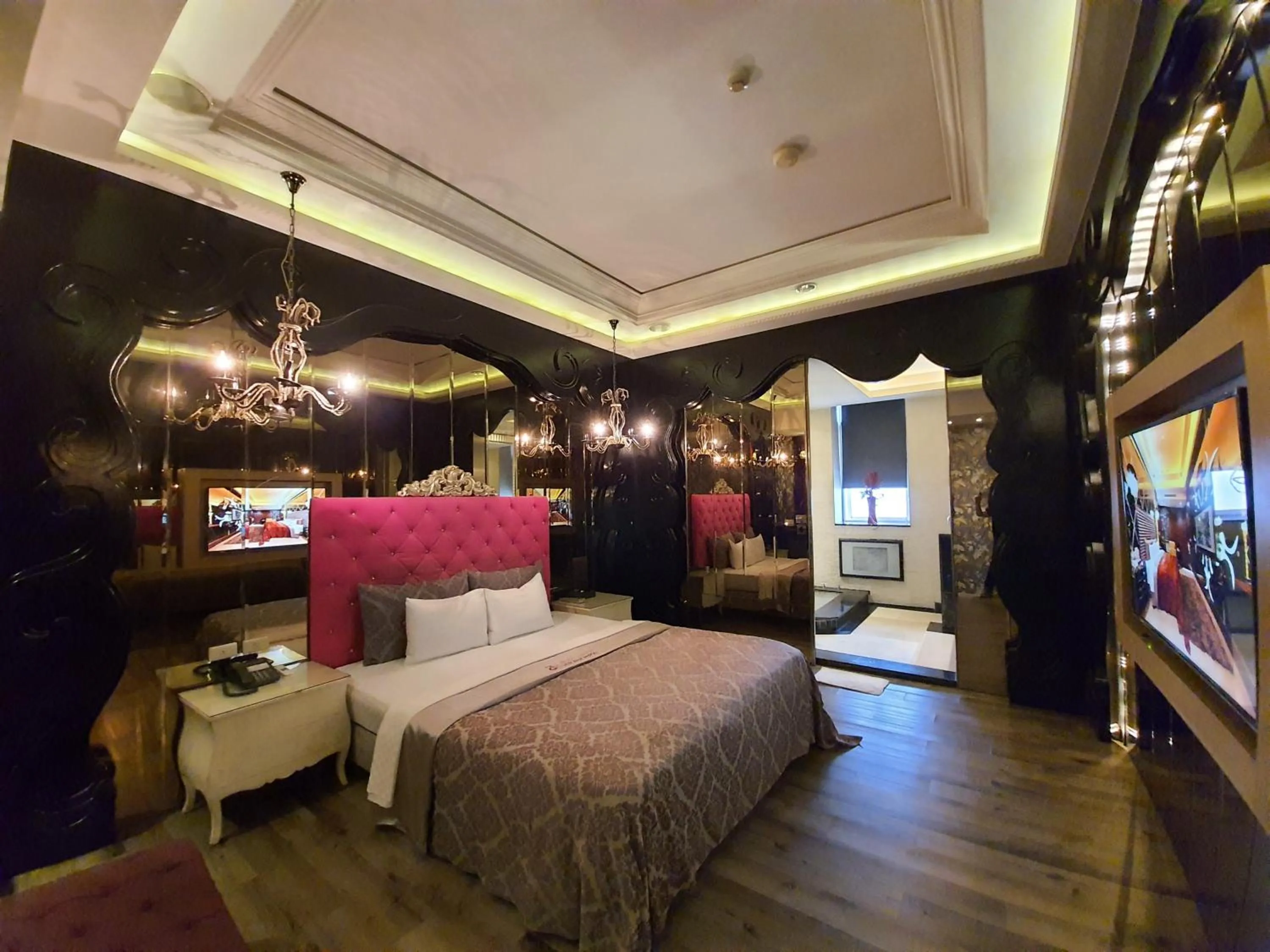 Photo of the whole room, Bed in Jinsha Motel