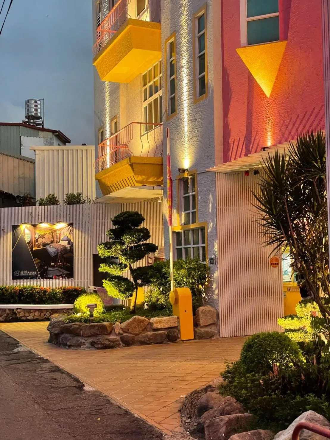 Property building in Jinsha Motel