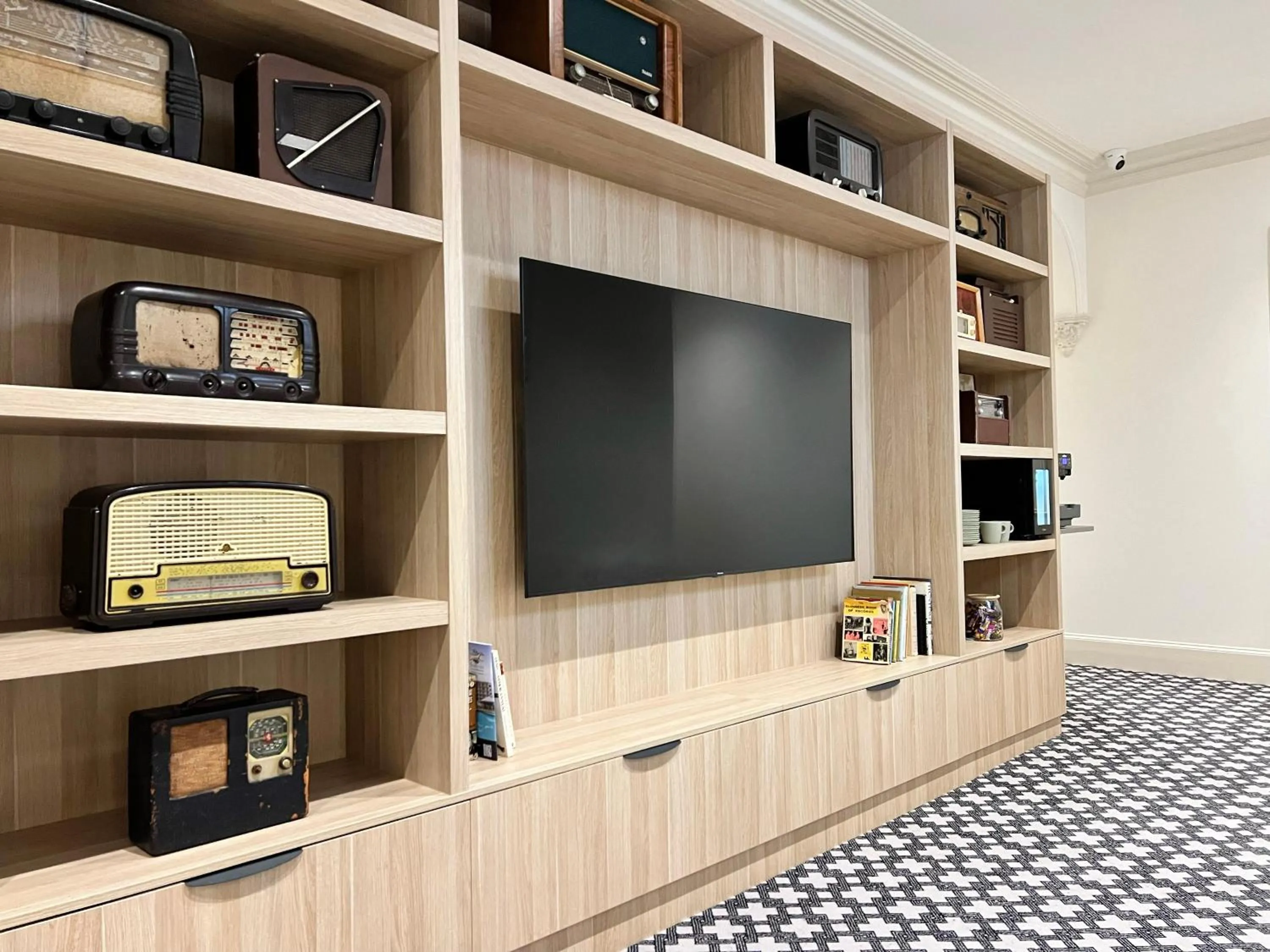 Property building in Tempe Hotel Sydney