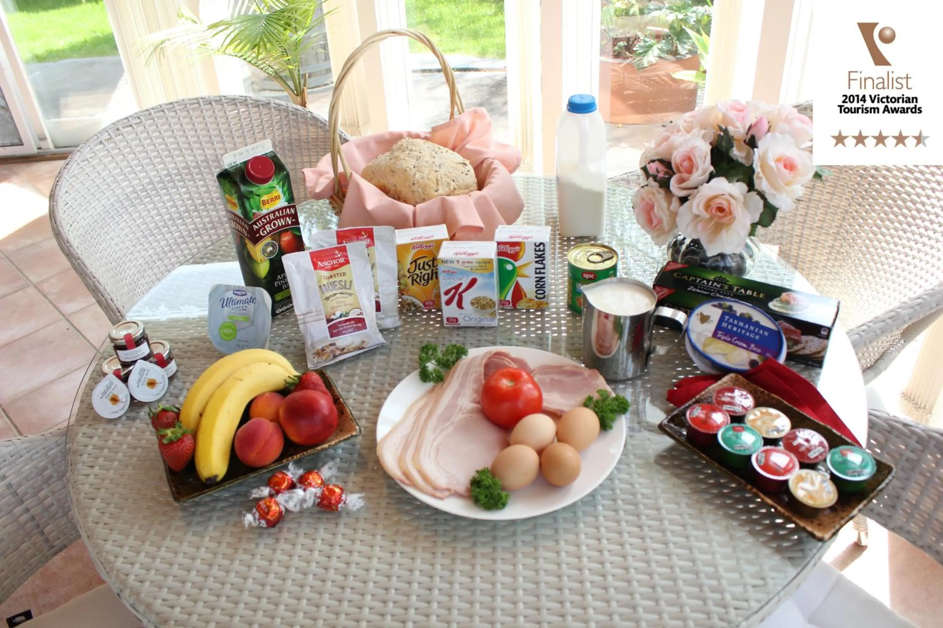 Meals in Lakeside Cottage Luxury B&B