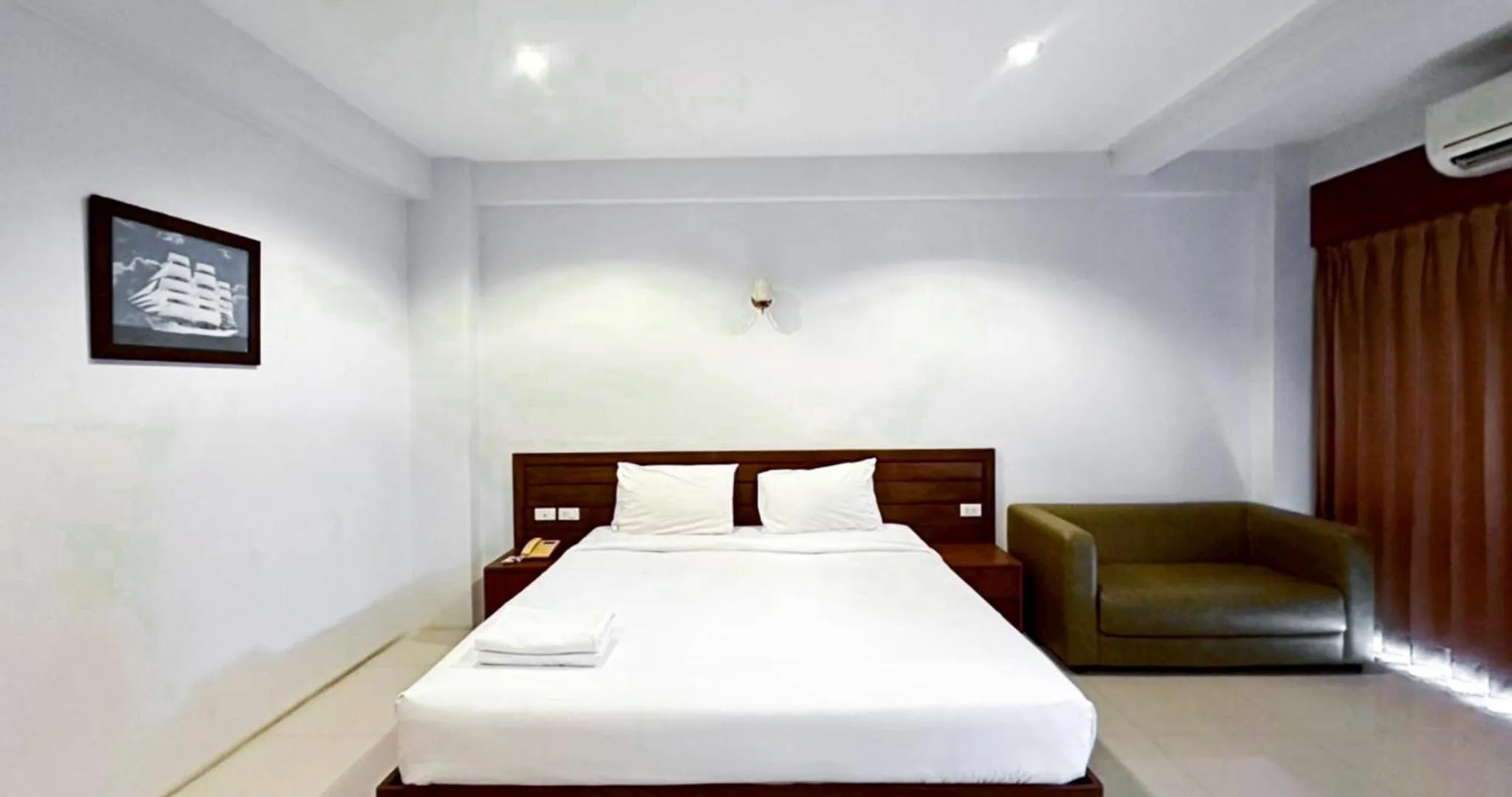 Bed in Perfect Place Hotel