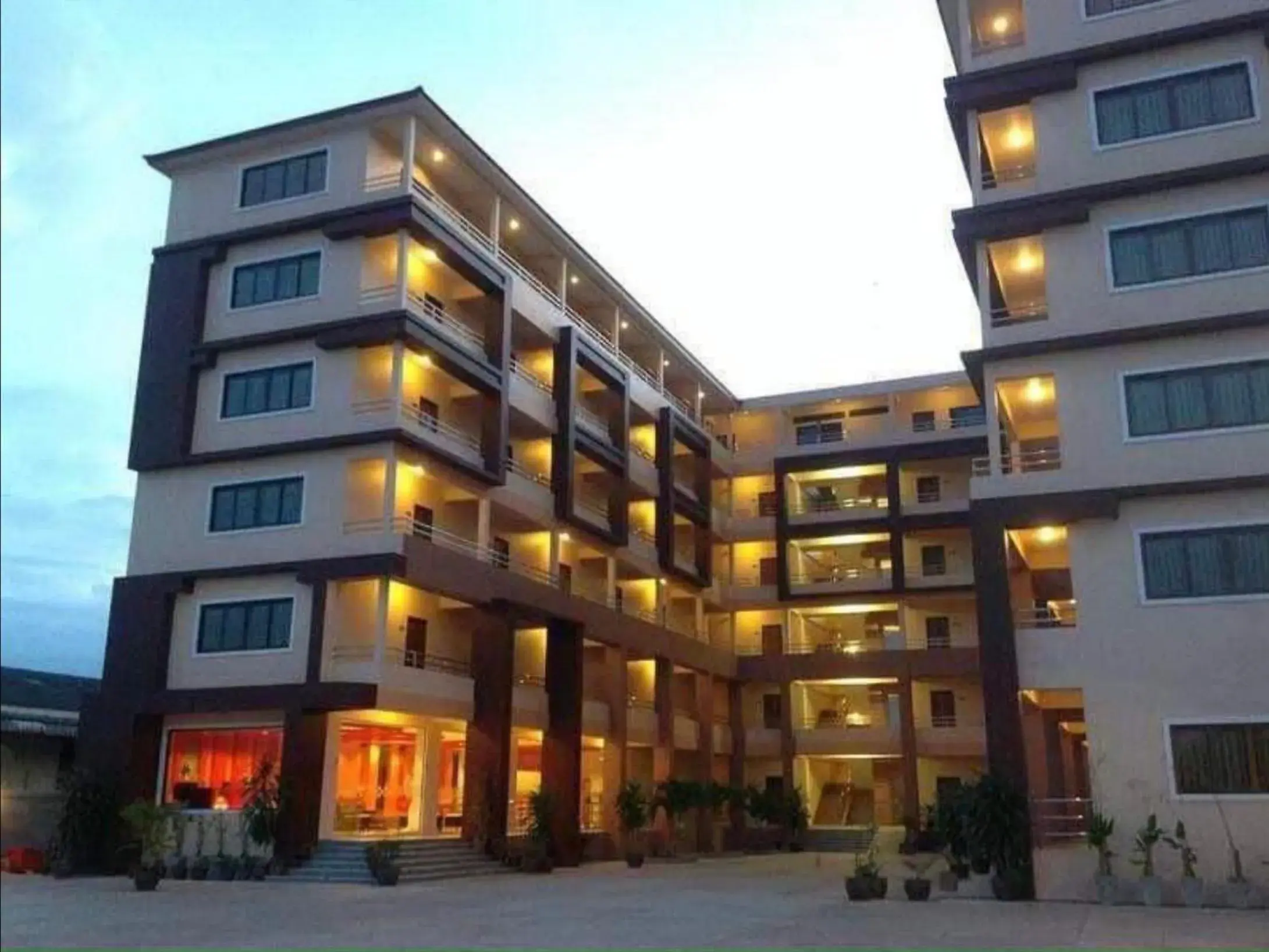 Property building in Perfect Place Hotel Property building in Perfect Place Hotel