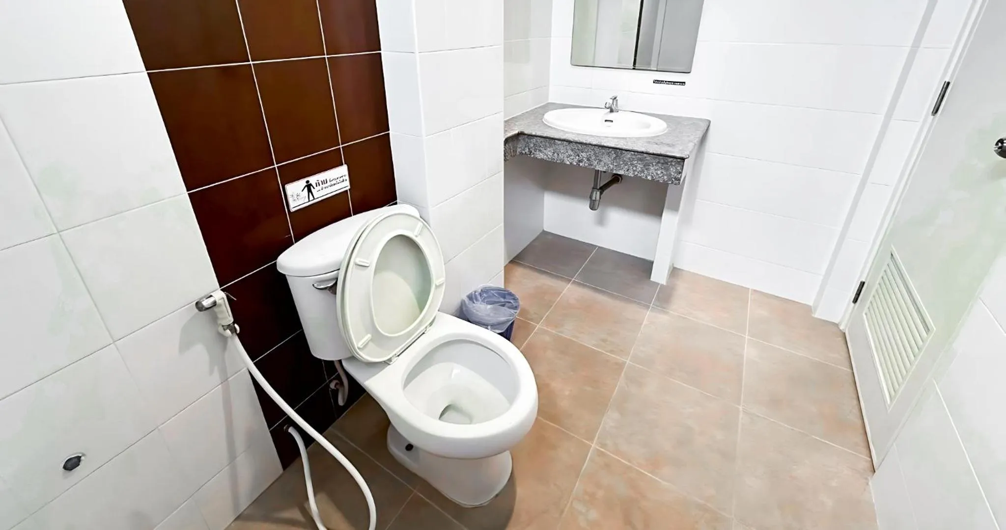 Bathroom in Perfect Place Hotel