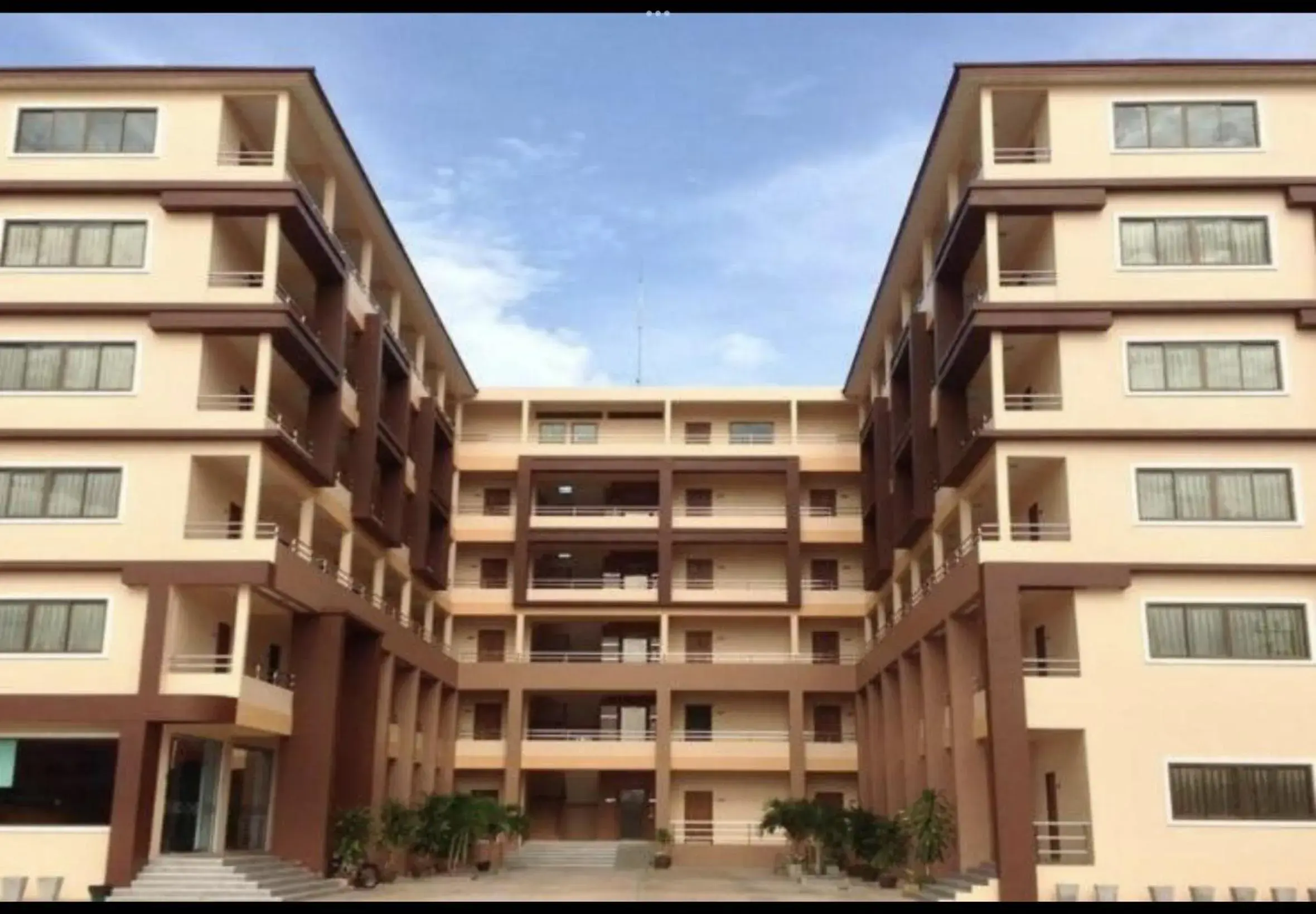 Property building in Perfect Place Hotel Property building in Perfect Place Hotel