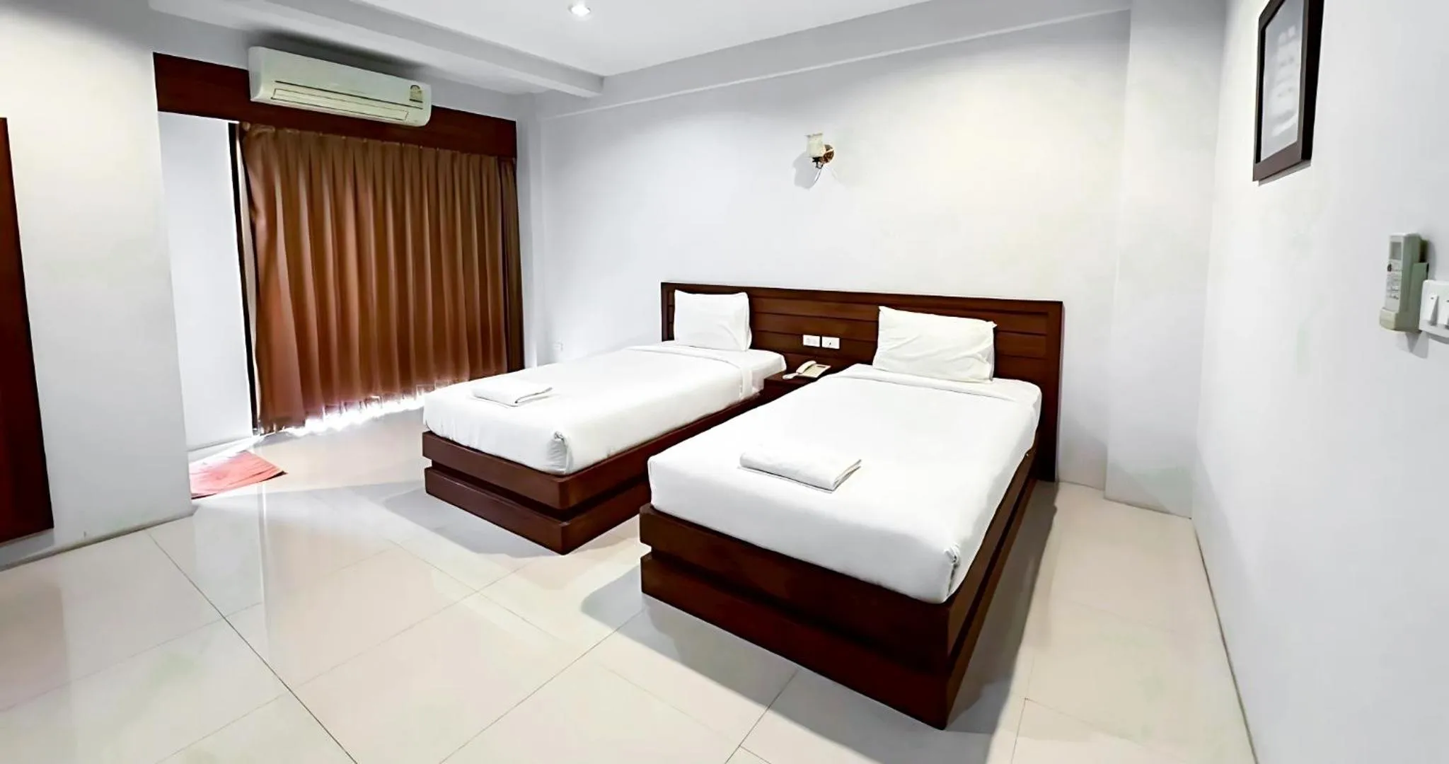 Bed in Perfect Place Hotel