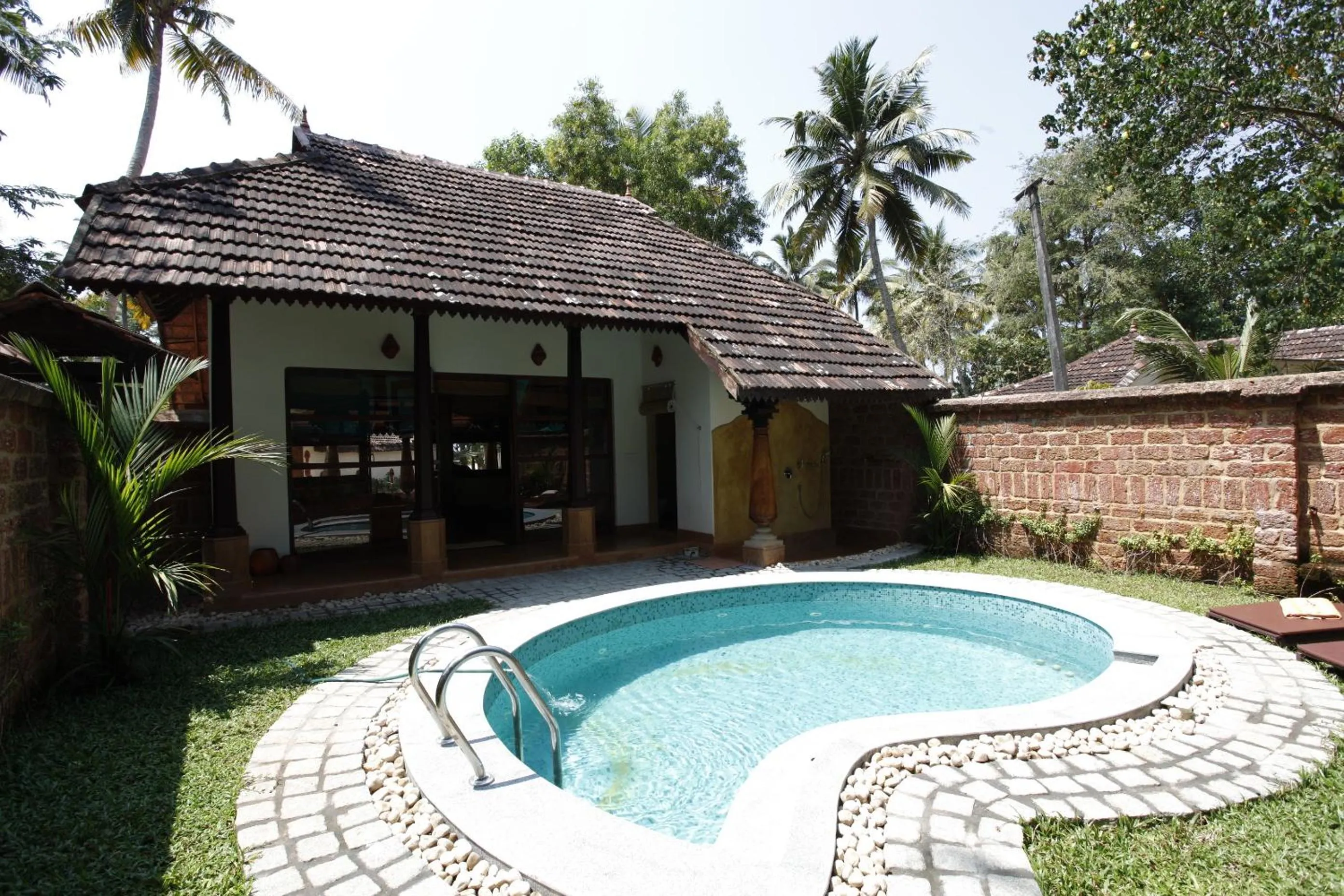 Swimming pool in Amritara A Beach Symphony