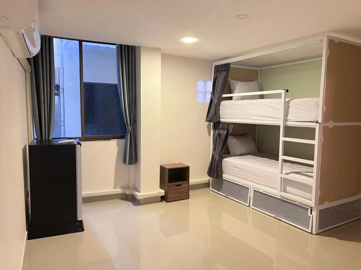 bunk bed, Bed in The Freelancer Hotel