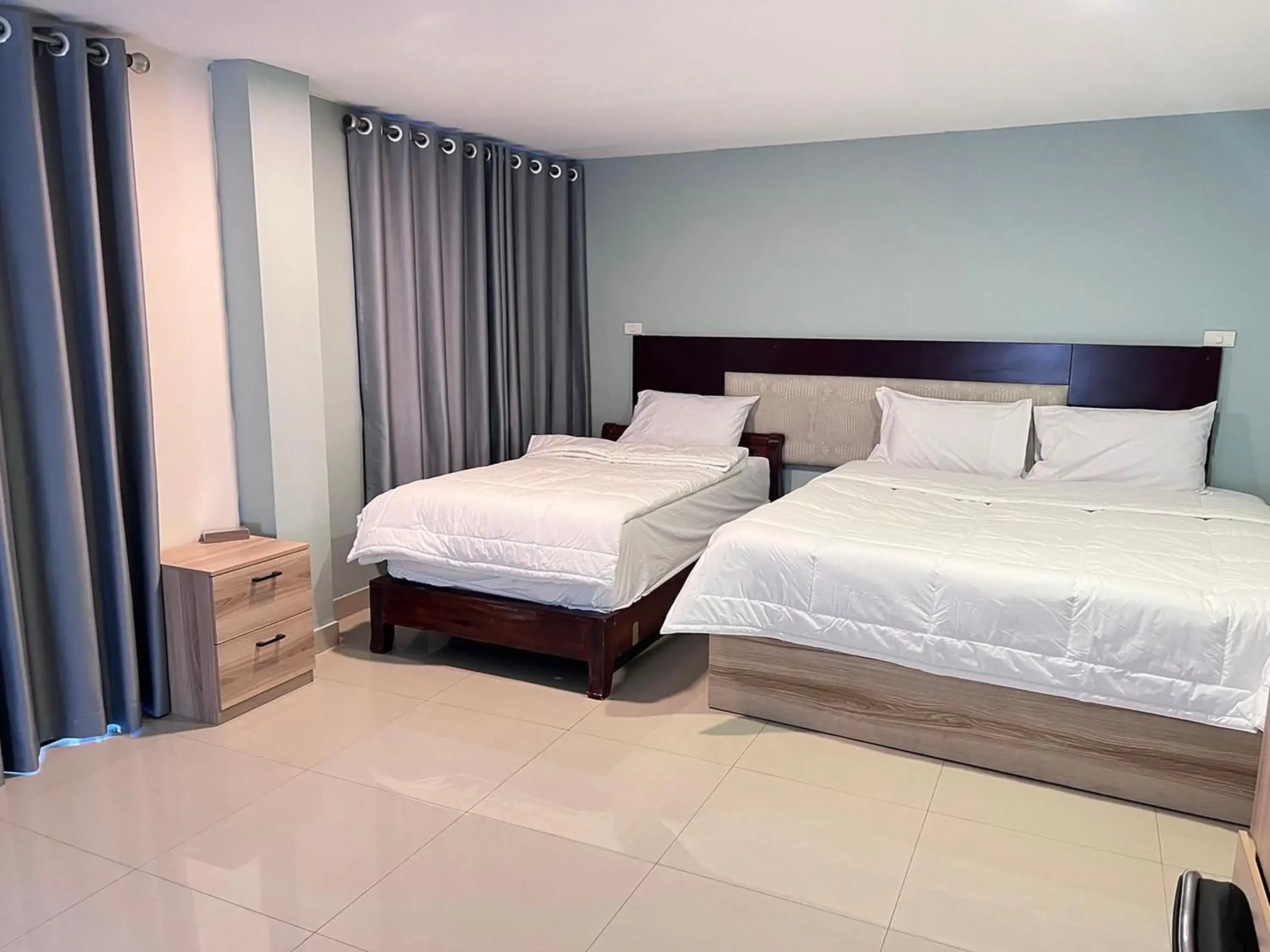 Bed in The Freelancer Hotel Bed in The Freelancer Hotel