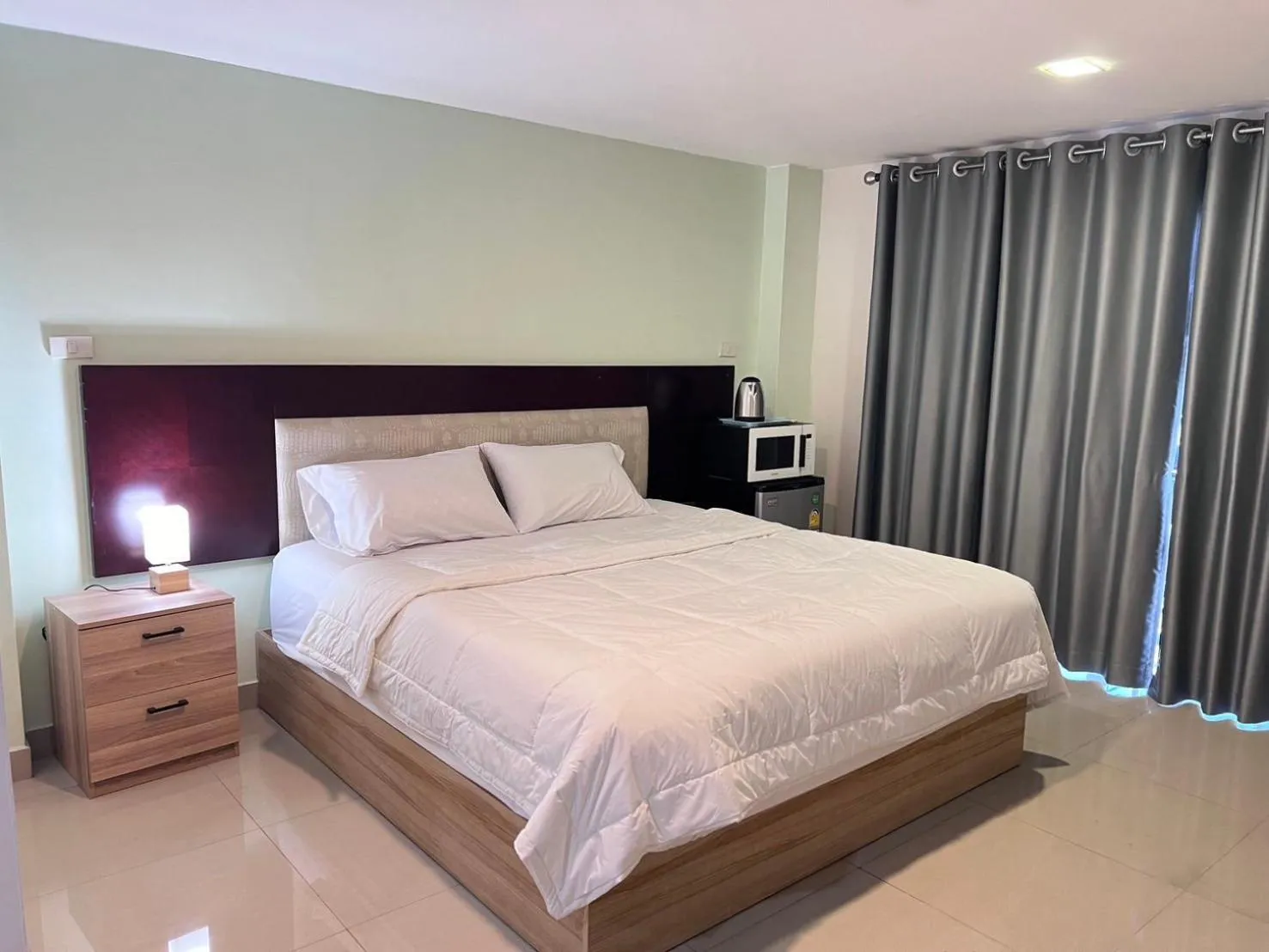 Bed in The Freelancer Hotel