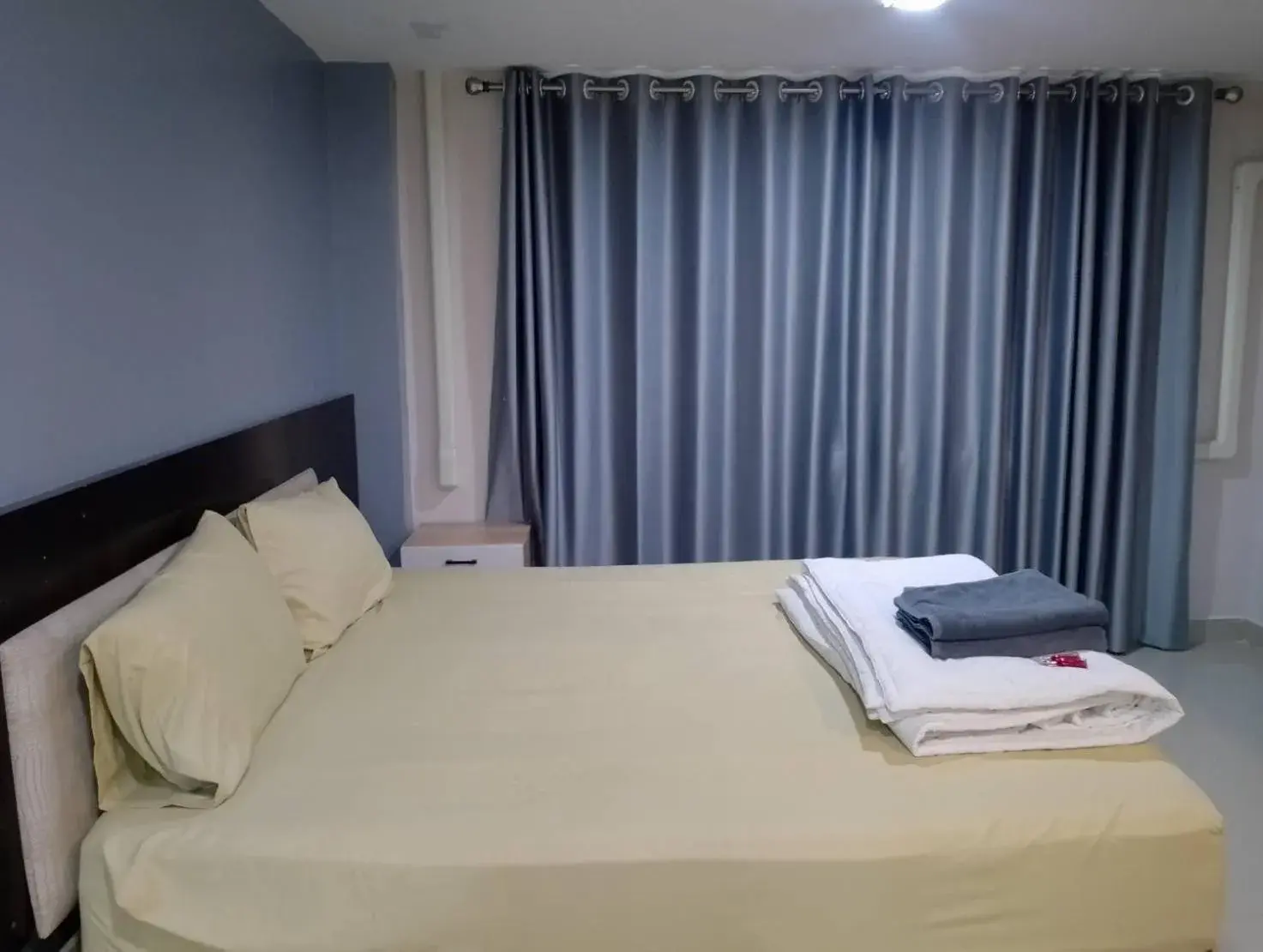 Bed in The Freelancer Hotel Bed in The Freelancer Hotel