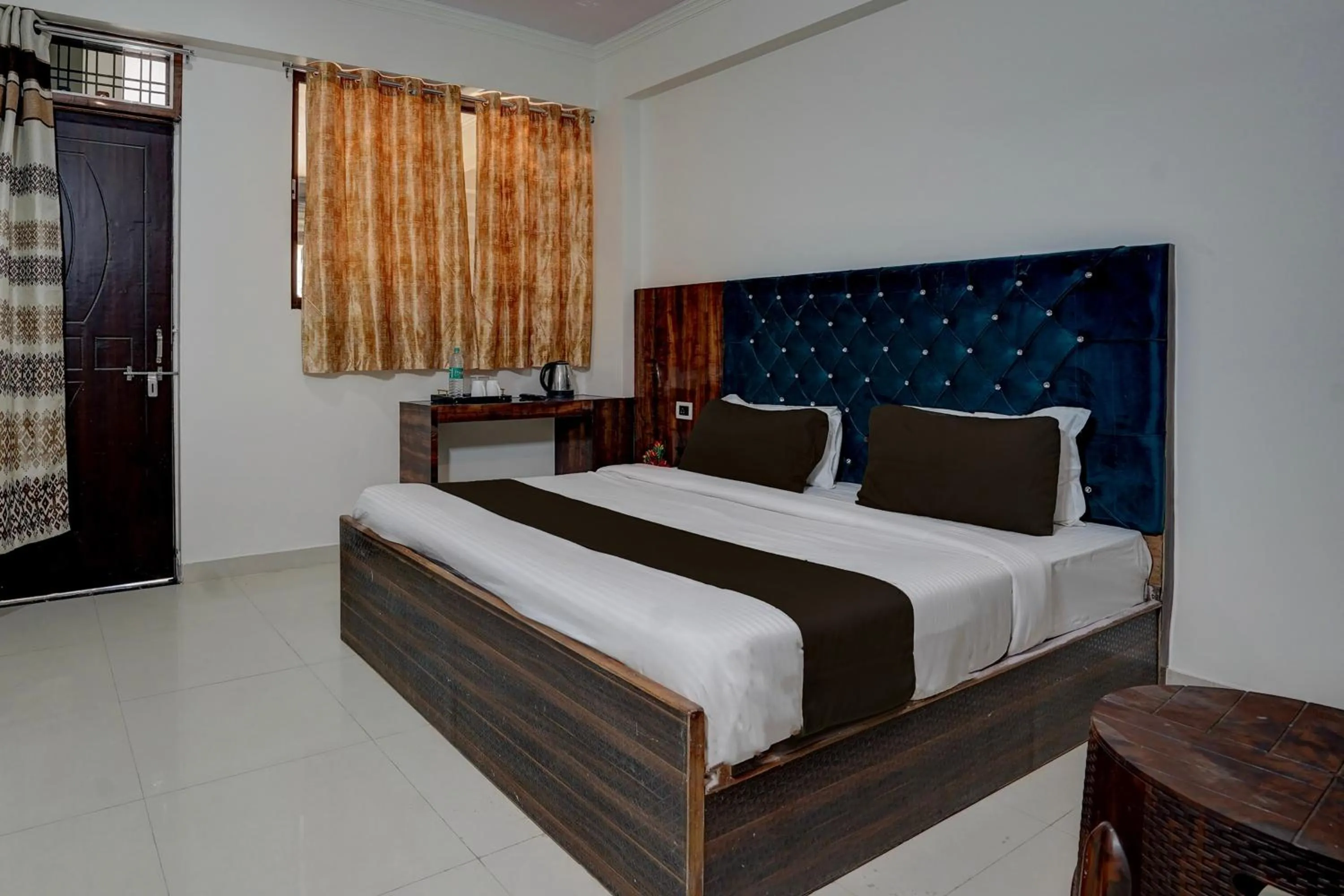 Facade/entrance, Bed in Hotel O Swastik Inn