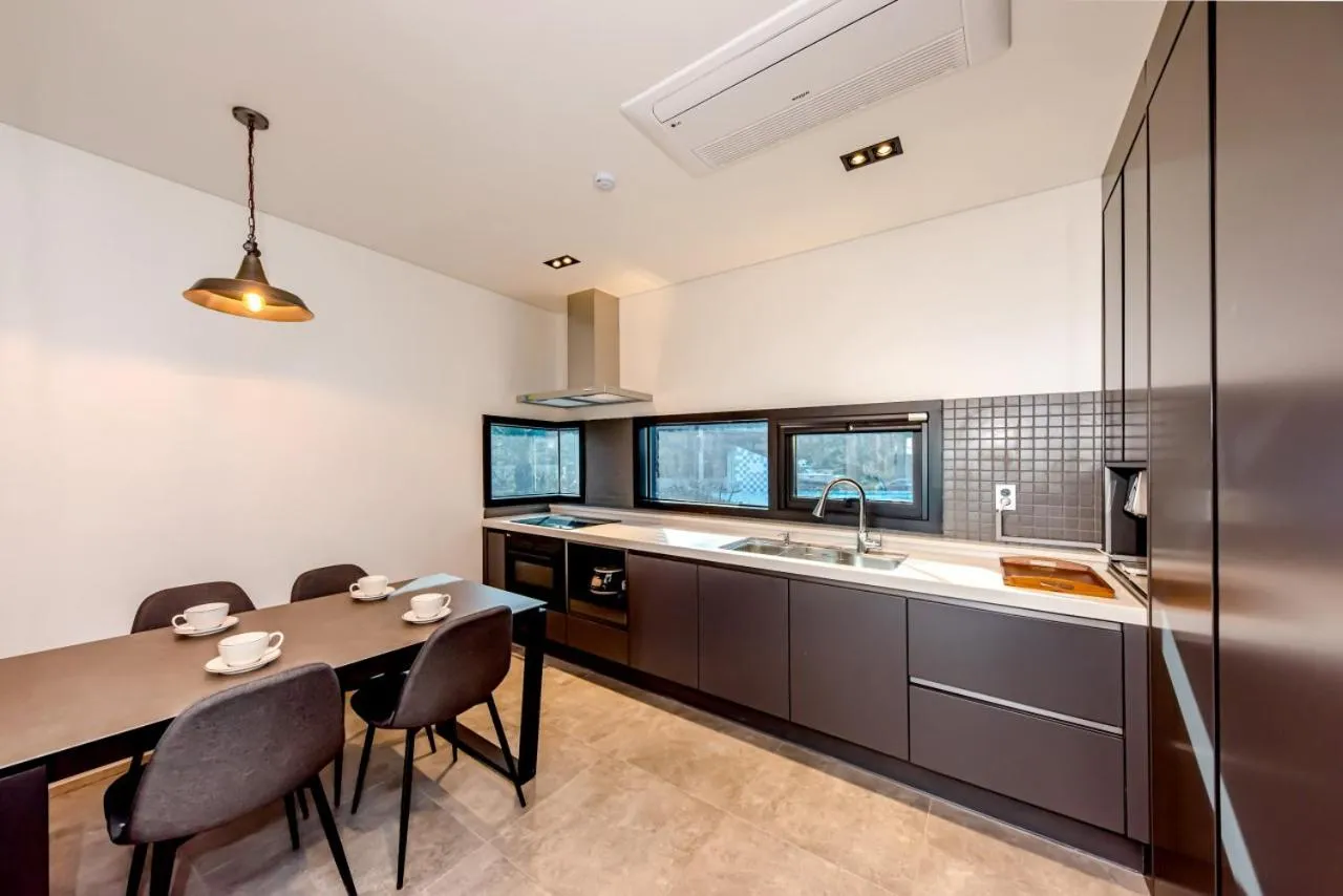 Ocean Brick Poolvilla