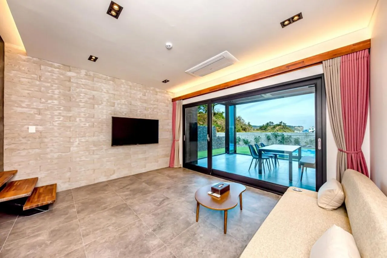 Ocean Brick Poolvilla