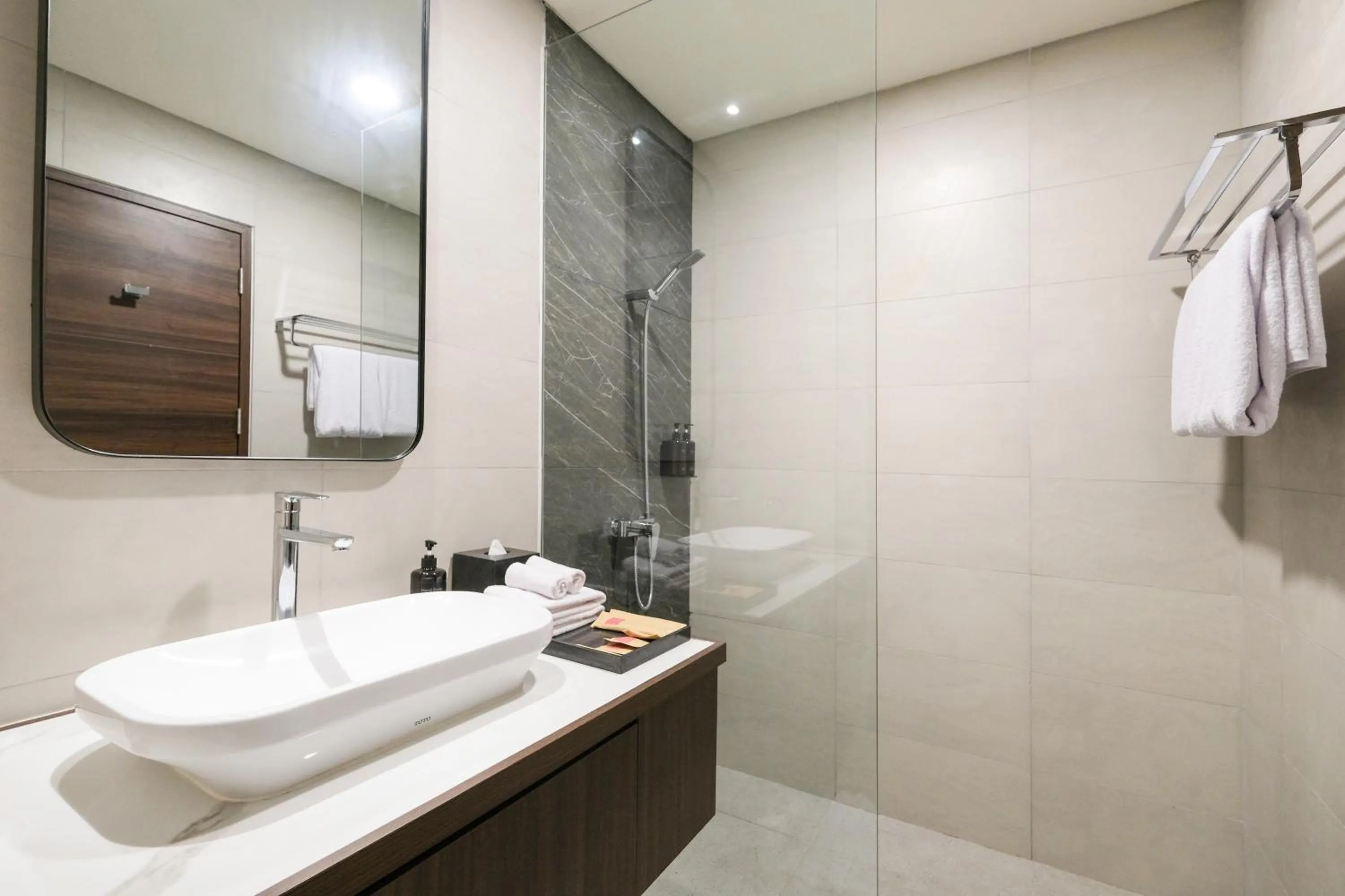 Shower in ValStar Hotel Canggu