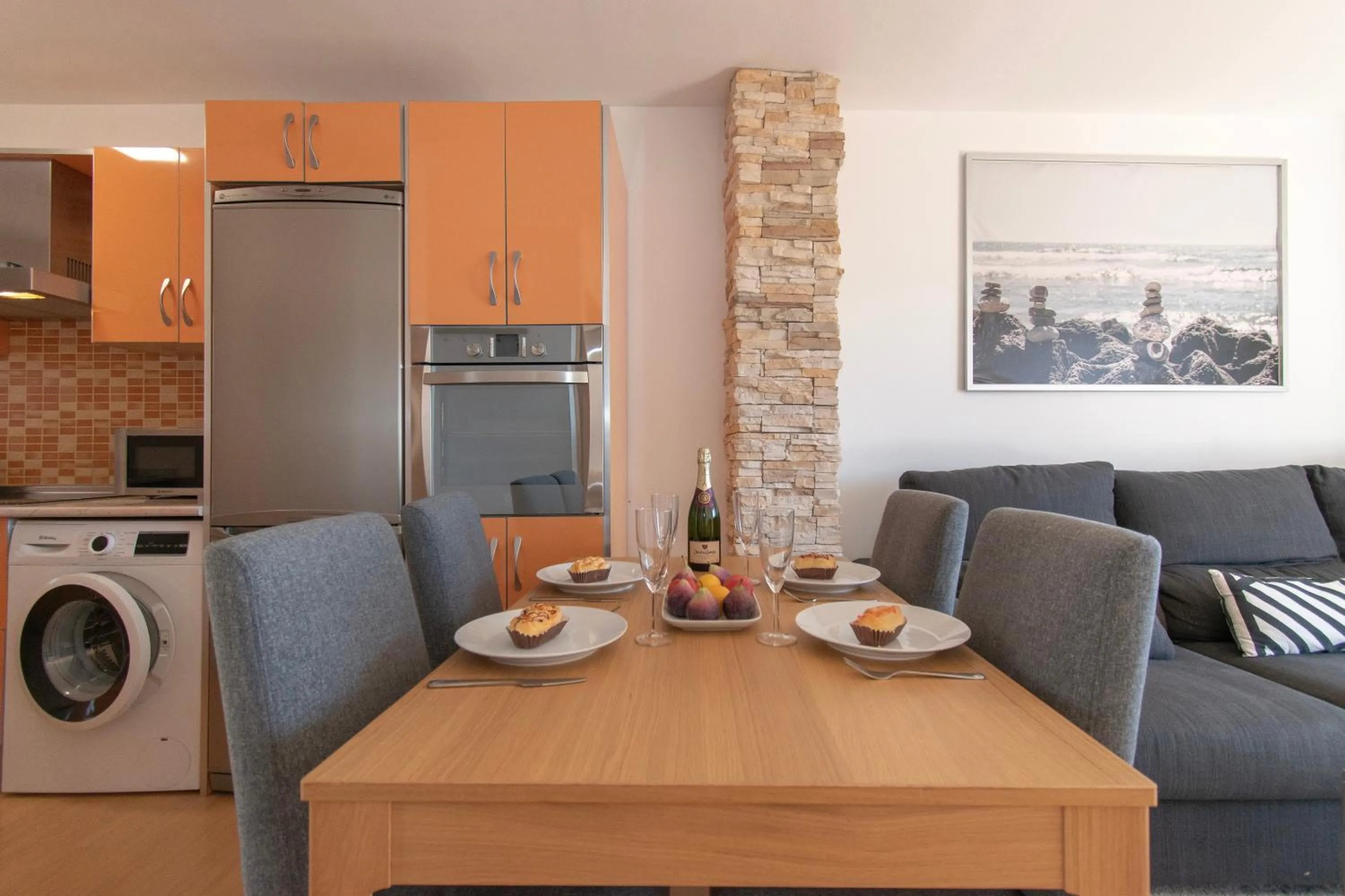 Kitchen or kitchenette in Cambural Beach Apartment - Happy Rentals