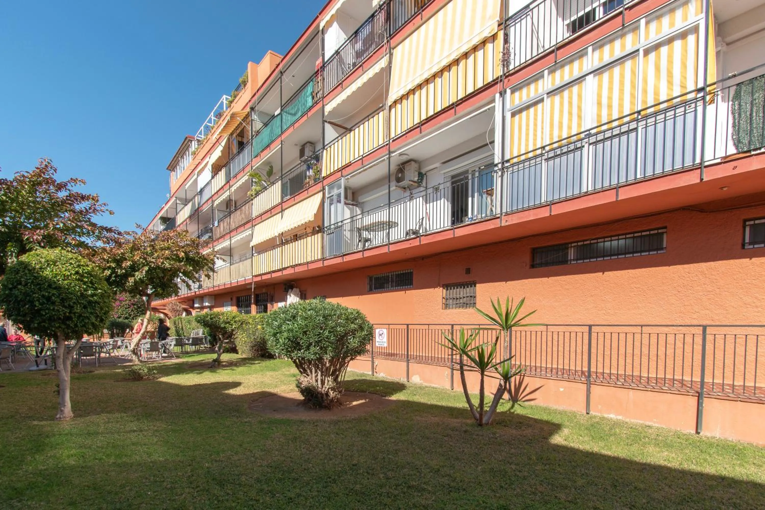 Property building in Cambural Beach Apartment - Happy Rentals