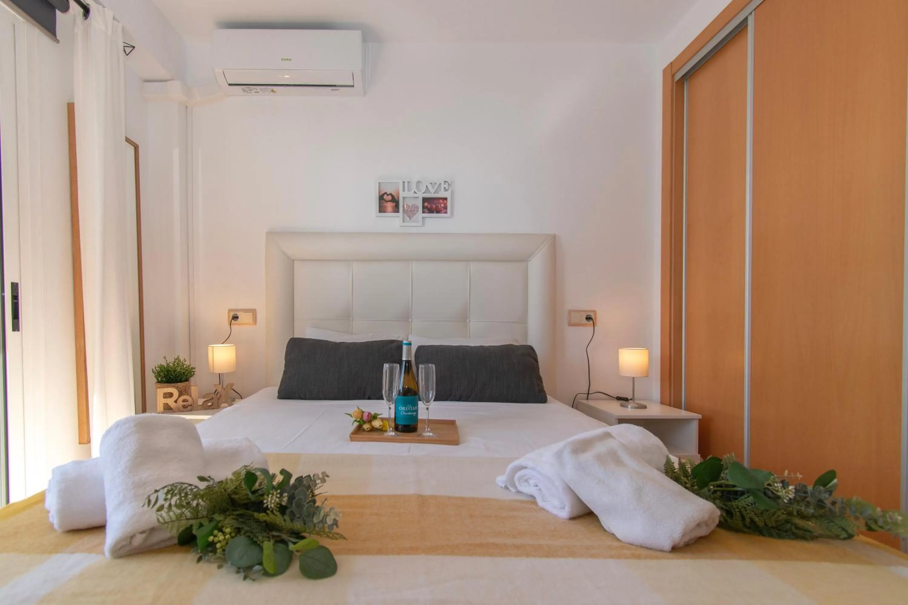 Bedroom, Bed in Cambural Beach Apartment - Happy Rentals