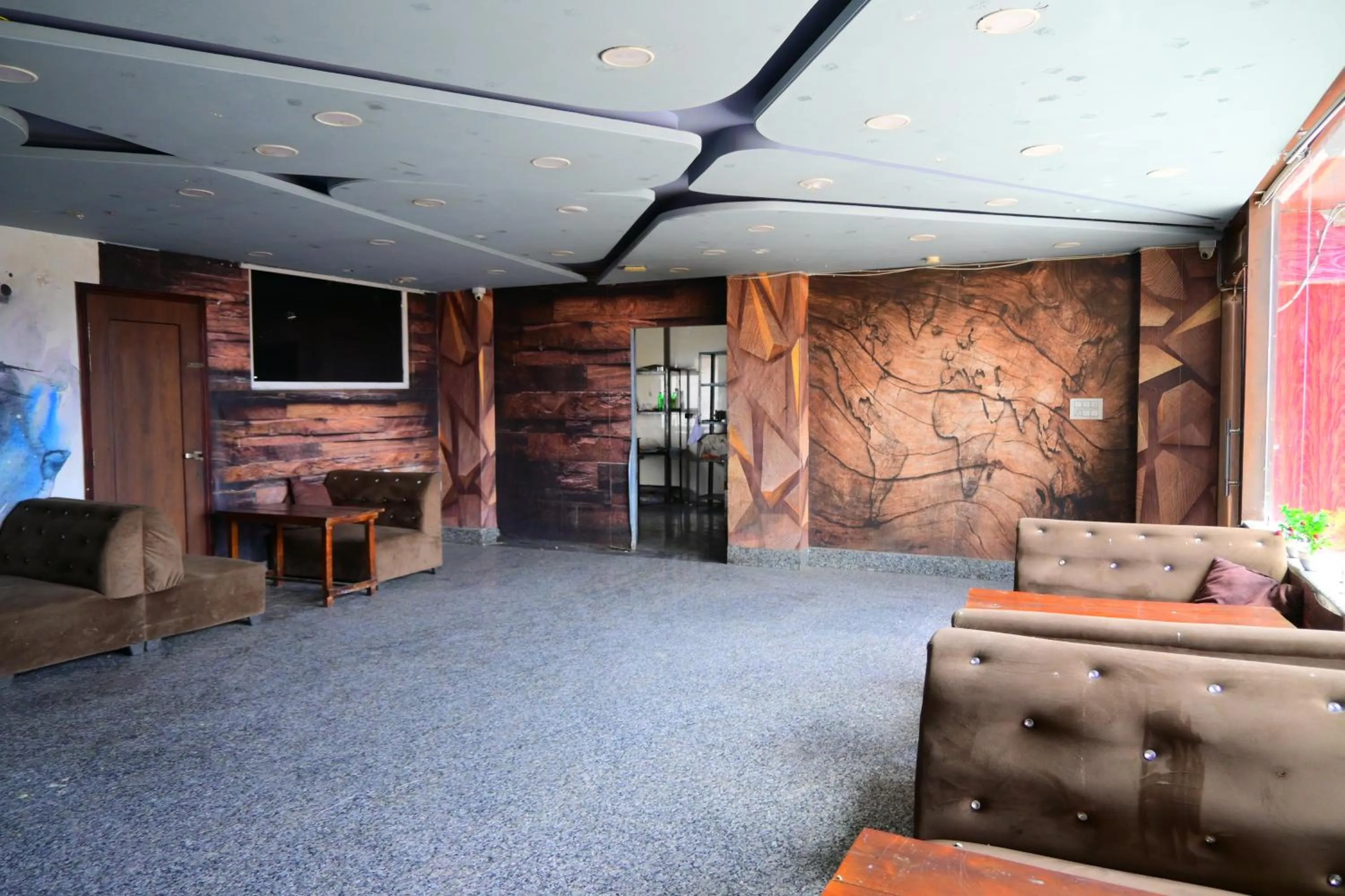 Restaurant/places to eat in Hotel Keptown Lite