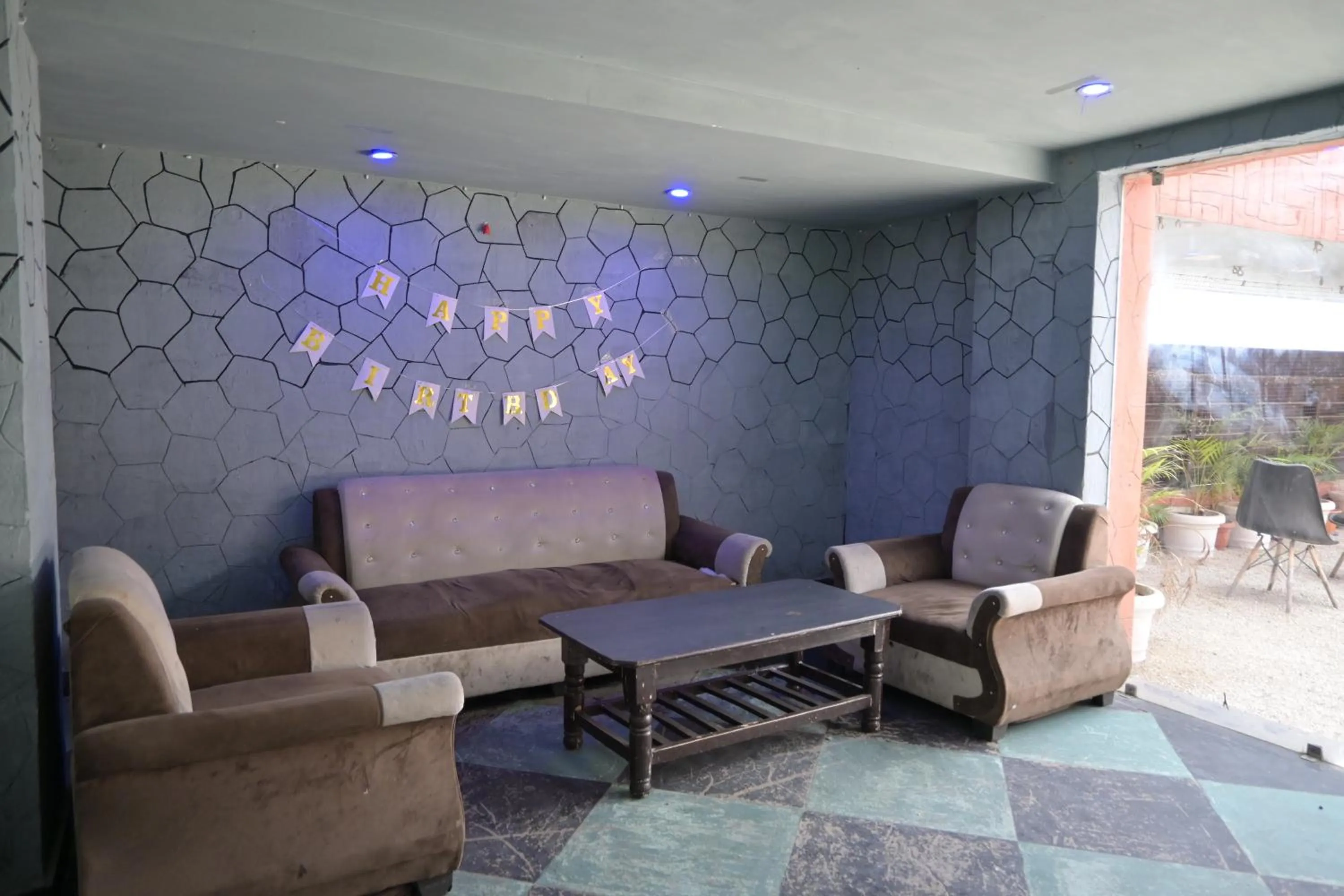 Restaurant/places to eat in Hotel Keptown Lite