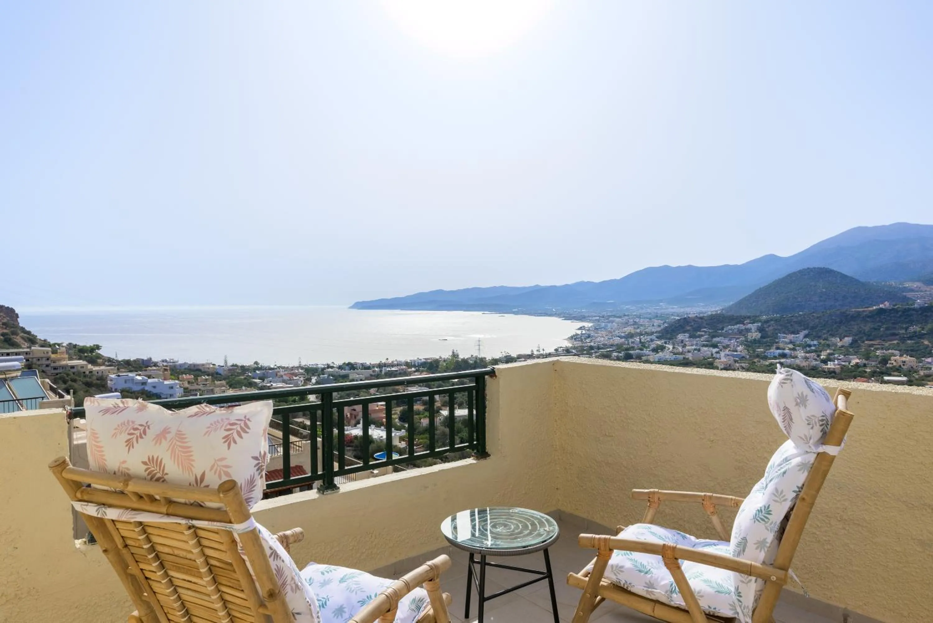 Day in Blue Horizon Apartments