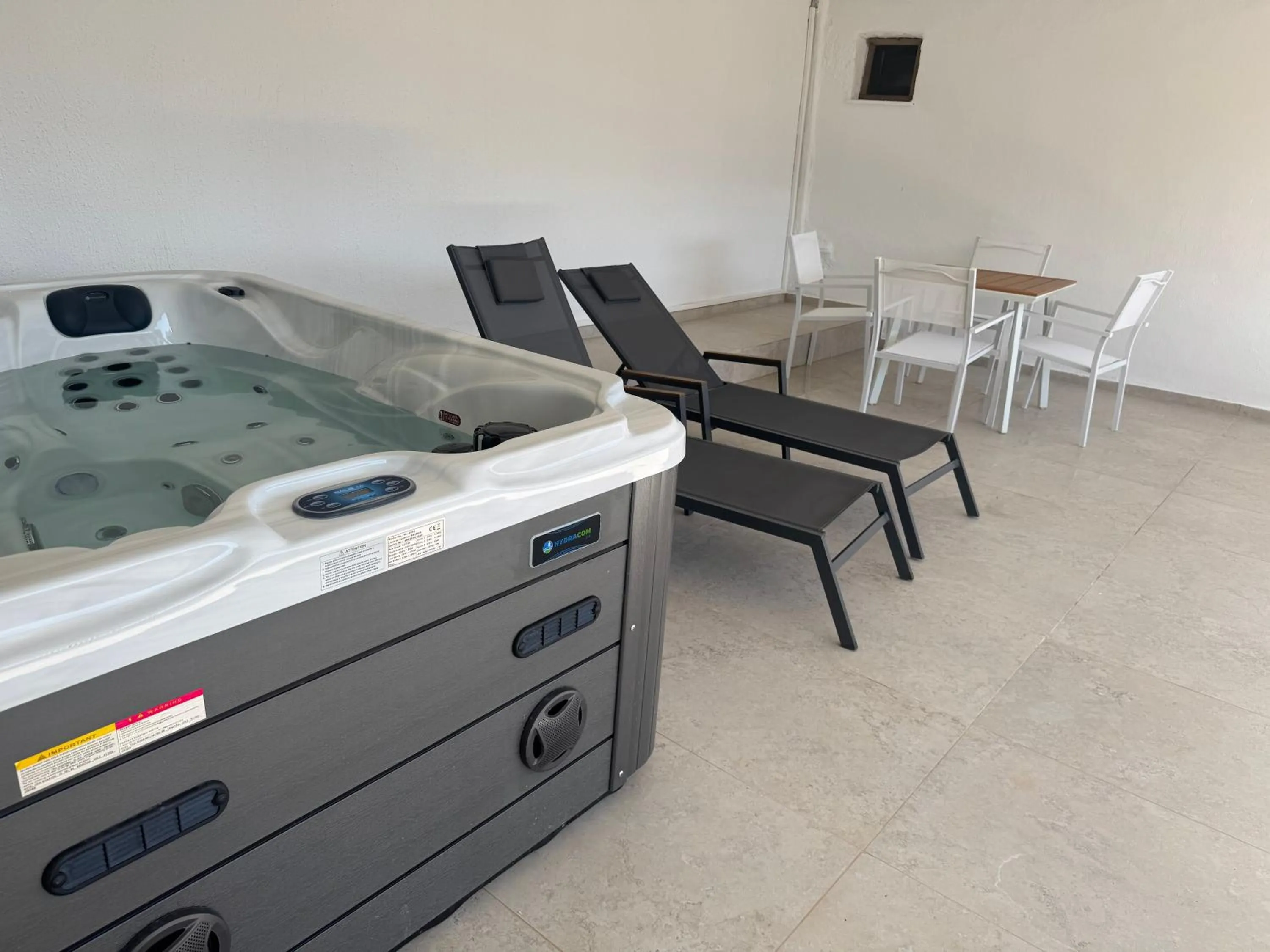 Hot Tub in Blue Horizon Apartments