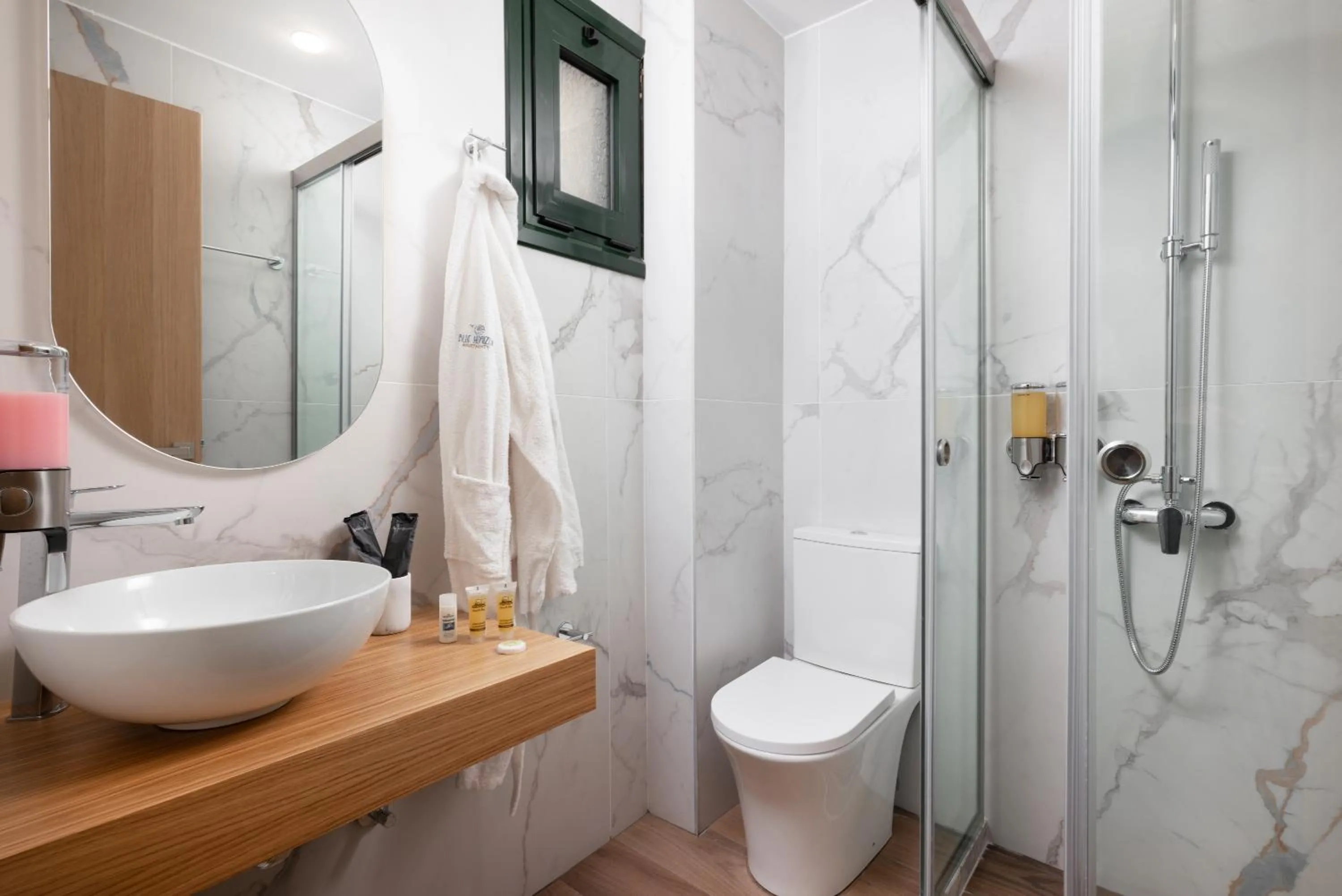 Shower in Blue Horizon Apartments