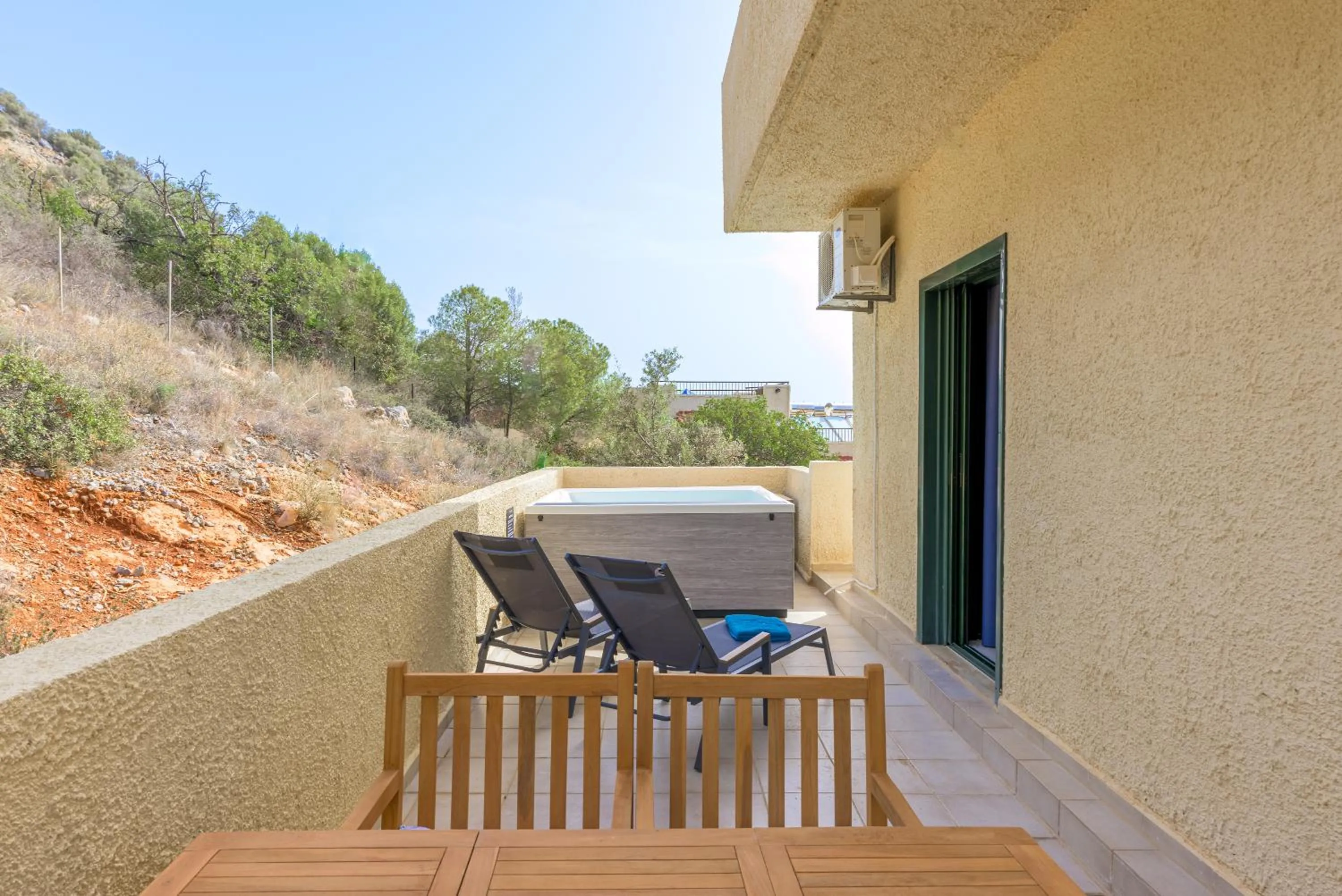 Day in Blue Horizon Apartments