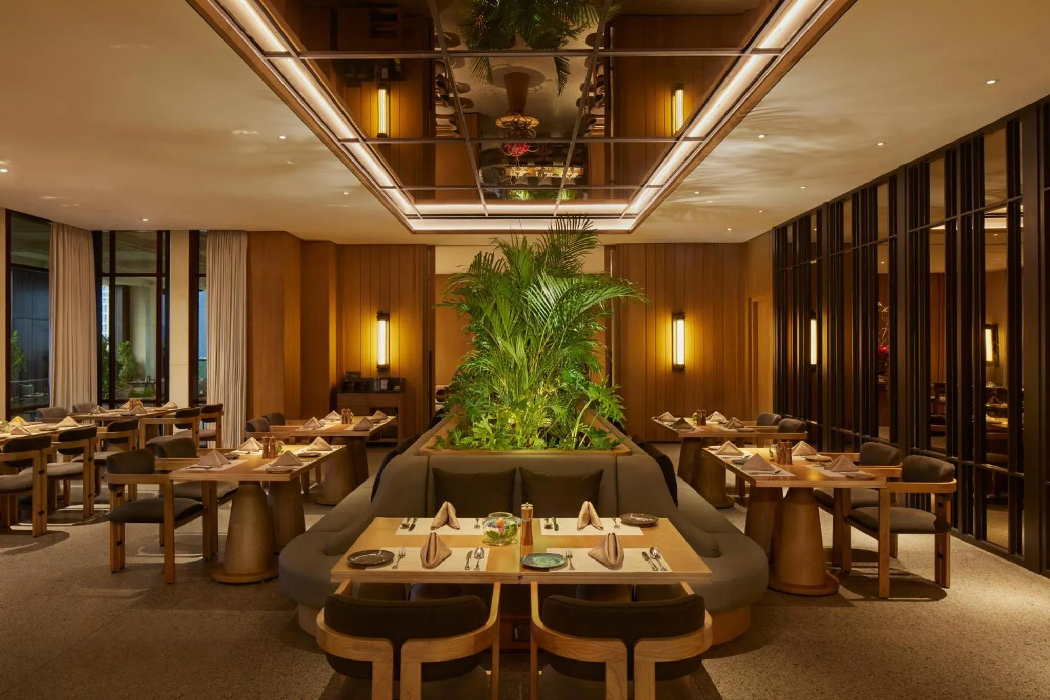 Restaurant/places to eat in Hotel Tentrem Jakarta