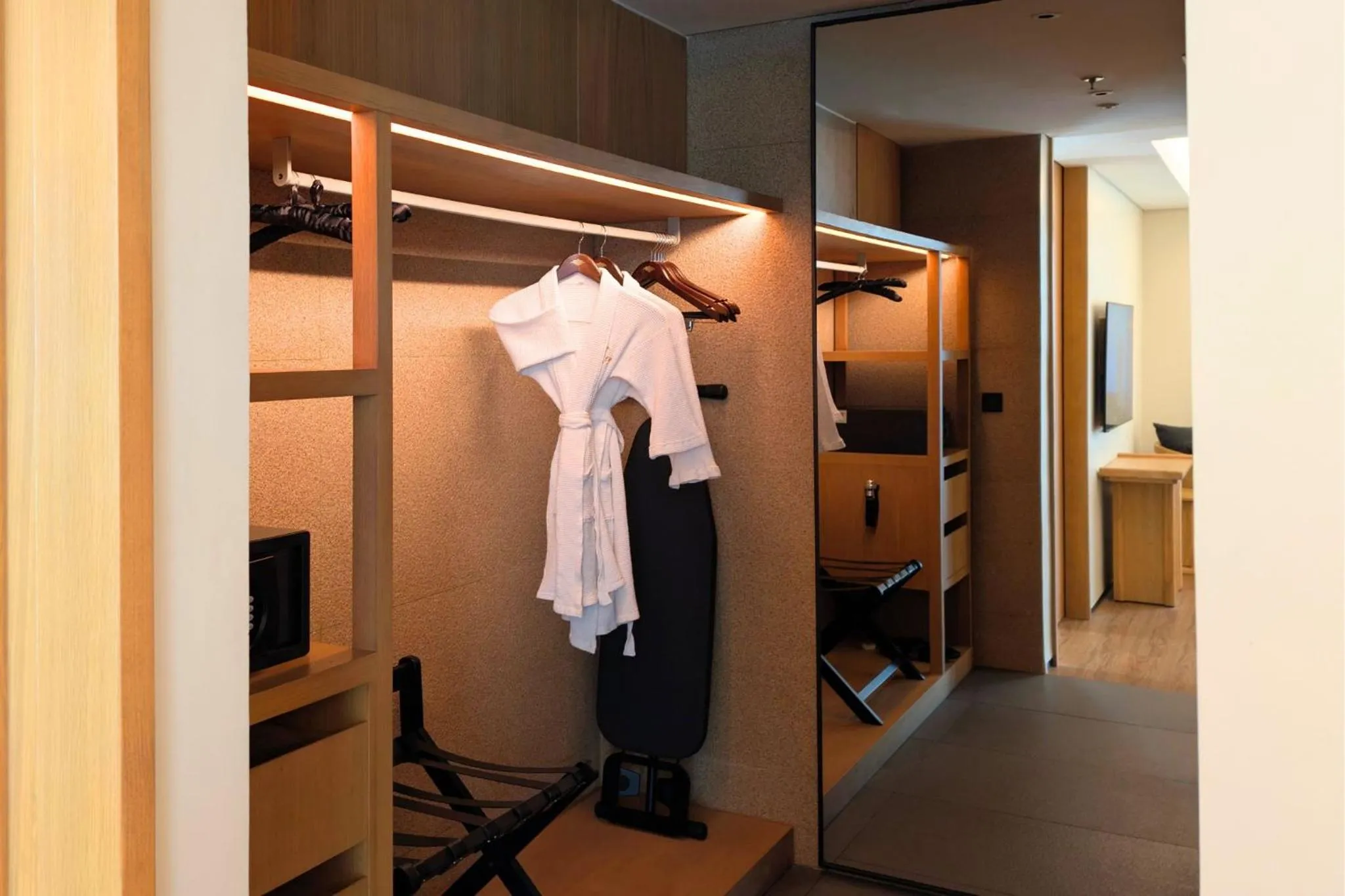 wardrobe in Hotel Tentrem Jakarta