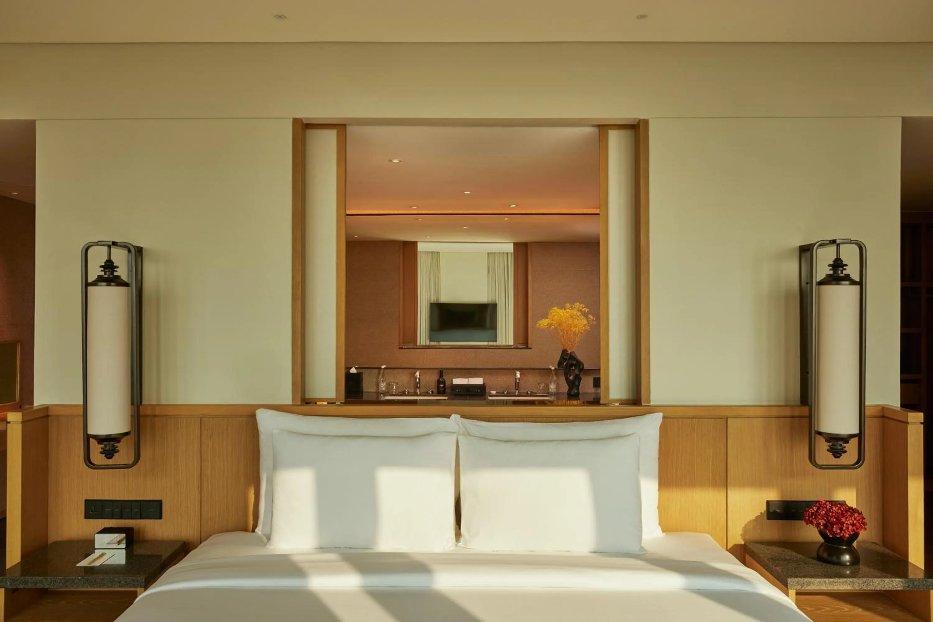 Bedroom, Bed in Hotel Tentrem Jakarta