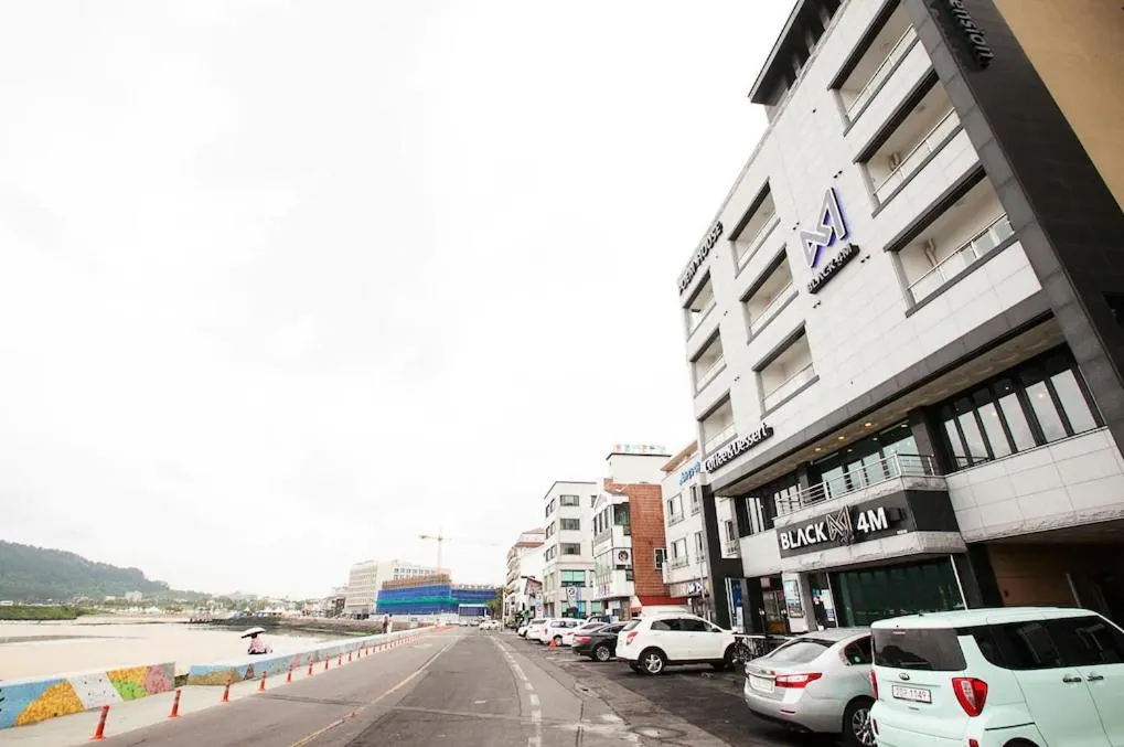 Property building in Poem House