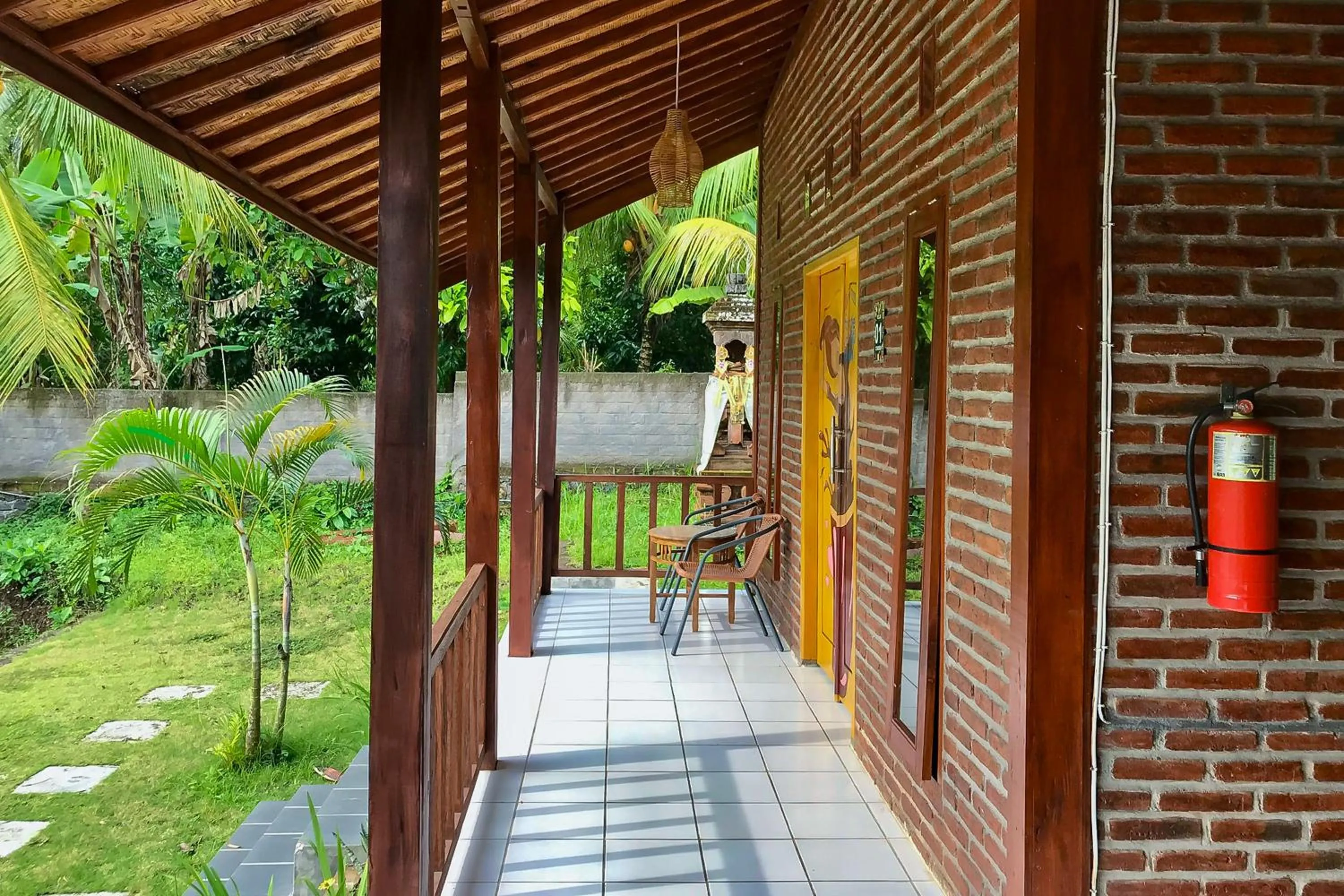 Balcony/Terrace in Kampung Coklat Jembrana Mitra RedDoorz