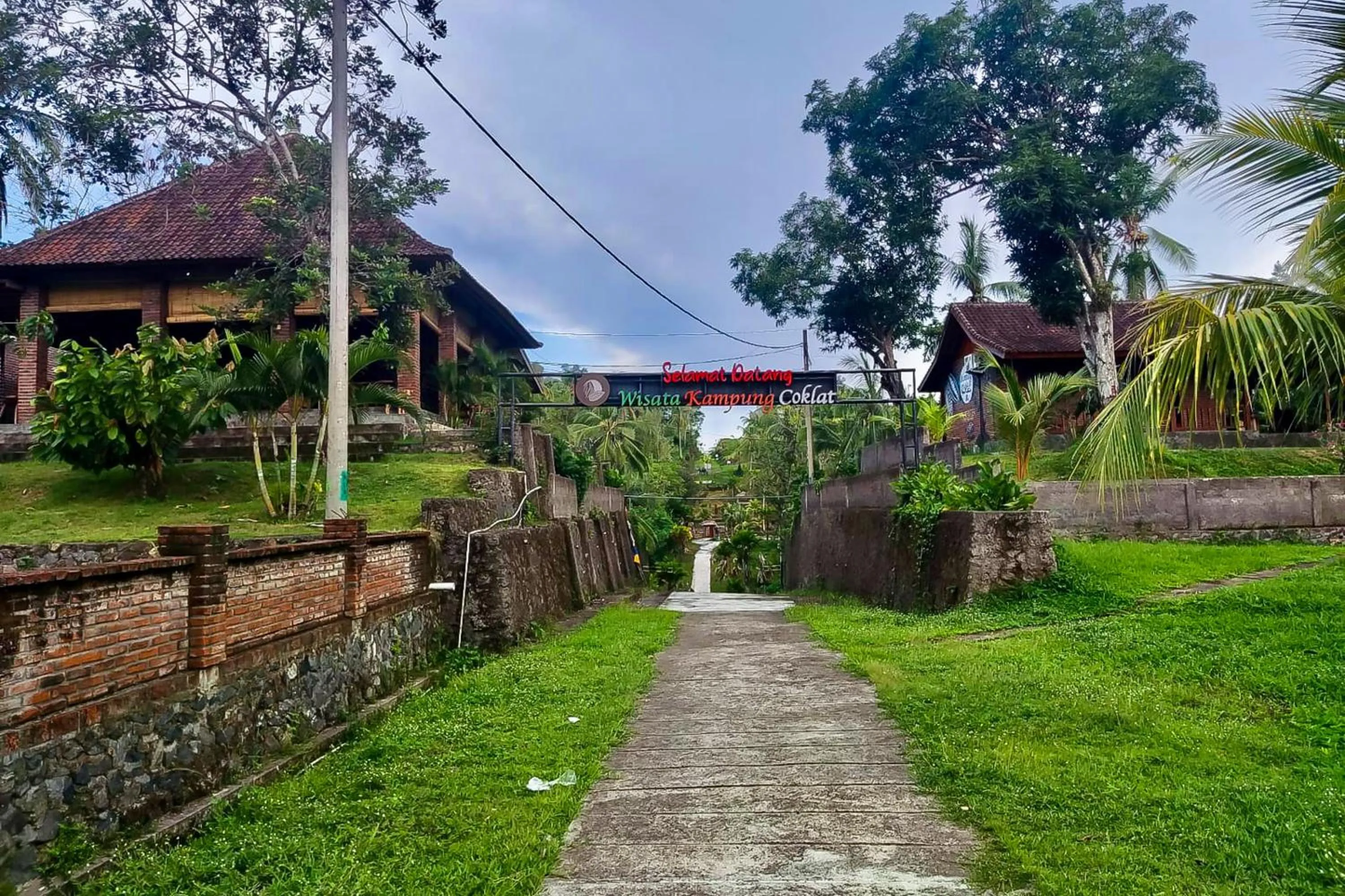 Facade/entrance in Kampung Coklat Jembrana Mitra RedDoorz