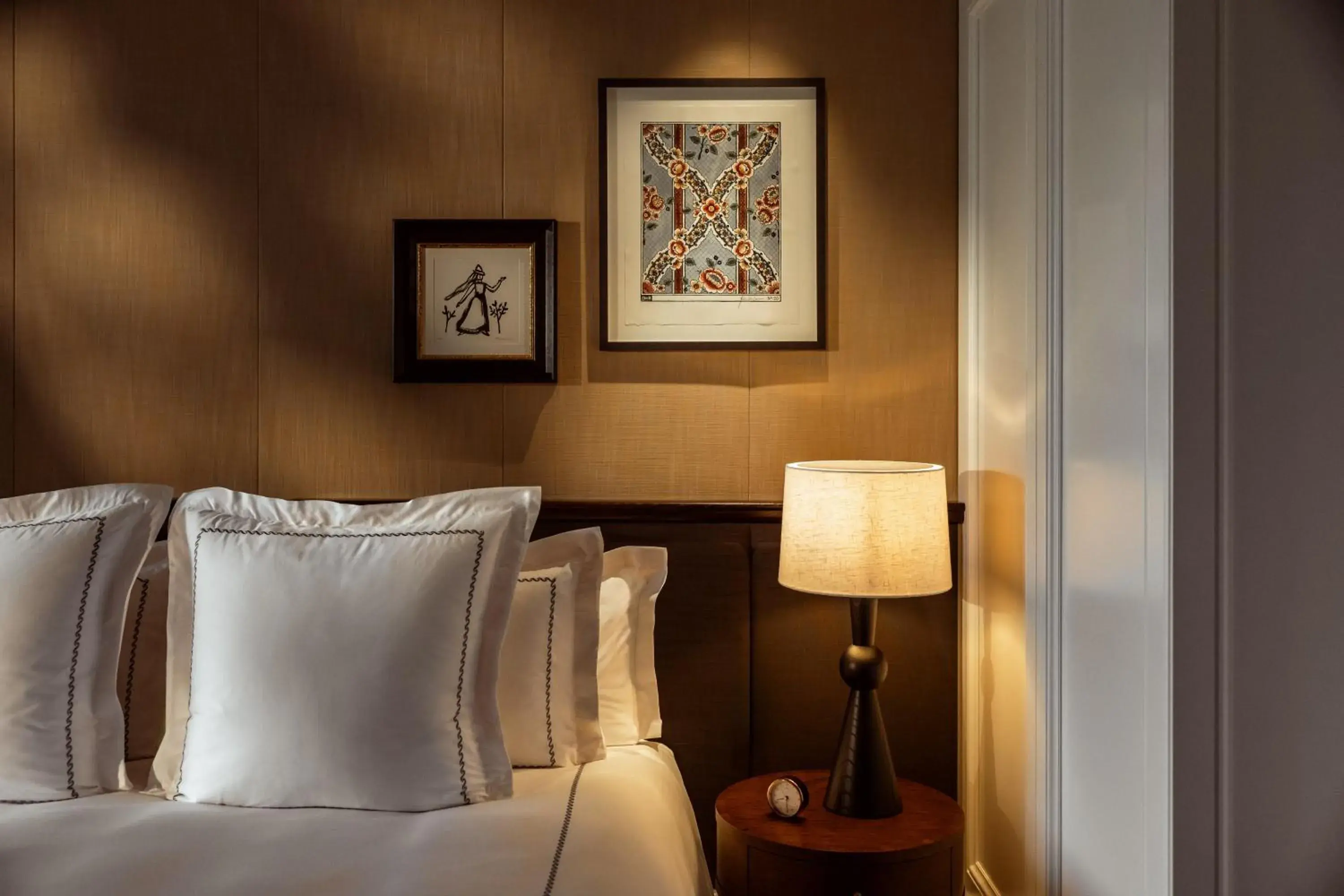 Decorative detail, Bed in Rosewood Schloss Fuschl Decorative detail, Bed in Rosewood Schloss Fuschl