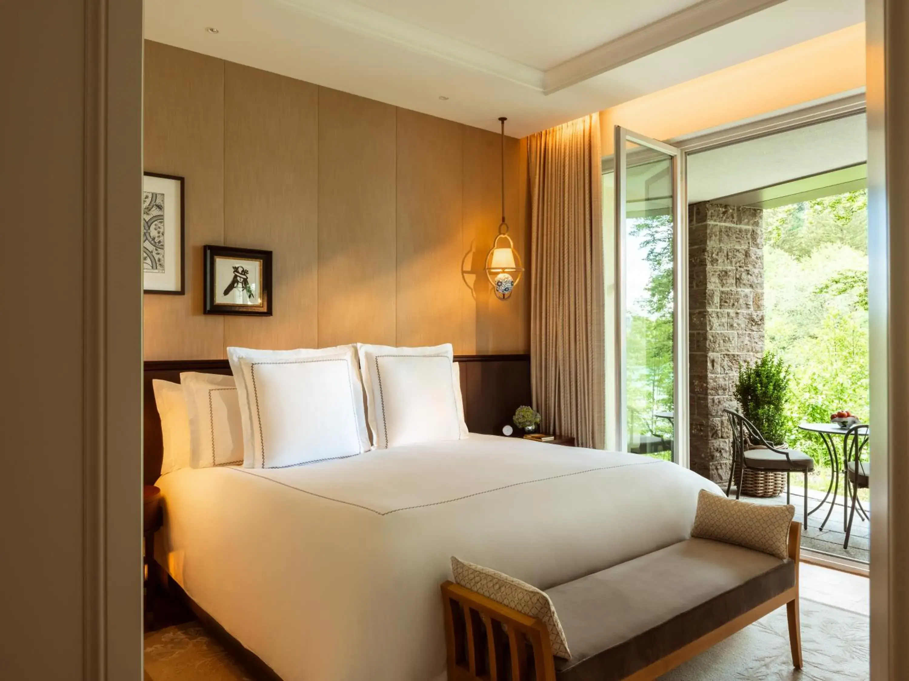 Deluxe Lakeside Suite in Rosewood Schloss Fuschl Deluxe Lakeside Suite in Rosewood Schloss Fuschl