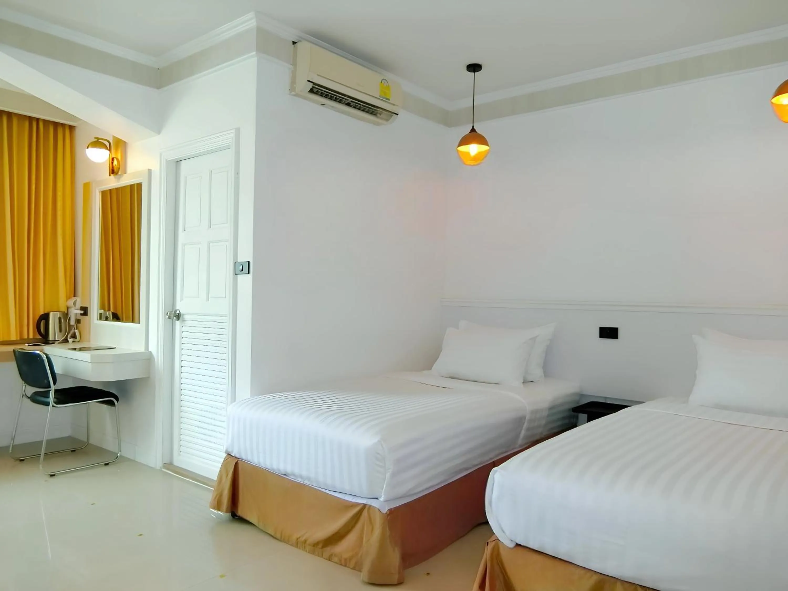 Twin Room with Mountain View in Sira Boutique, Patong