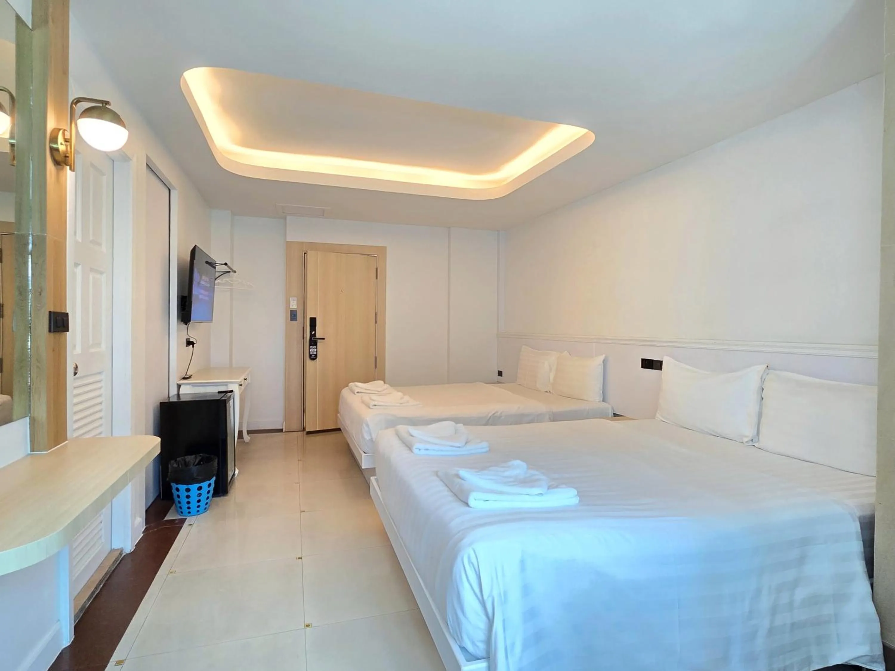 Sira Boutique, Patong