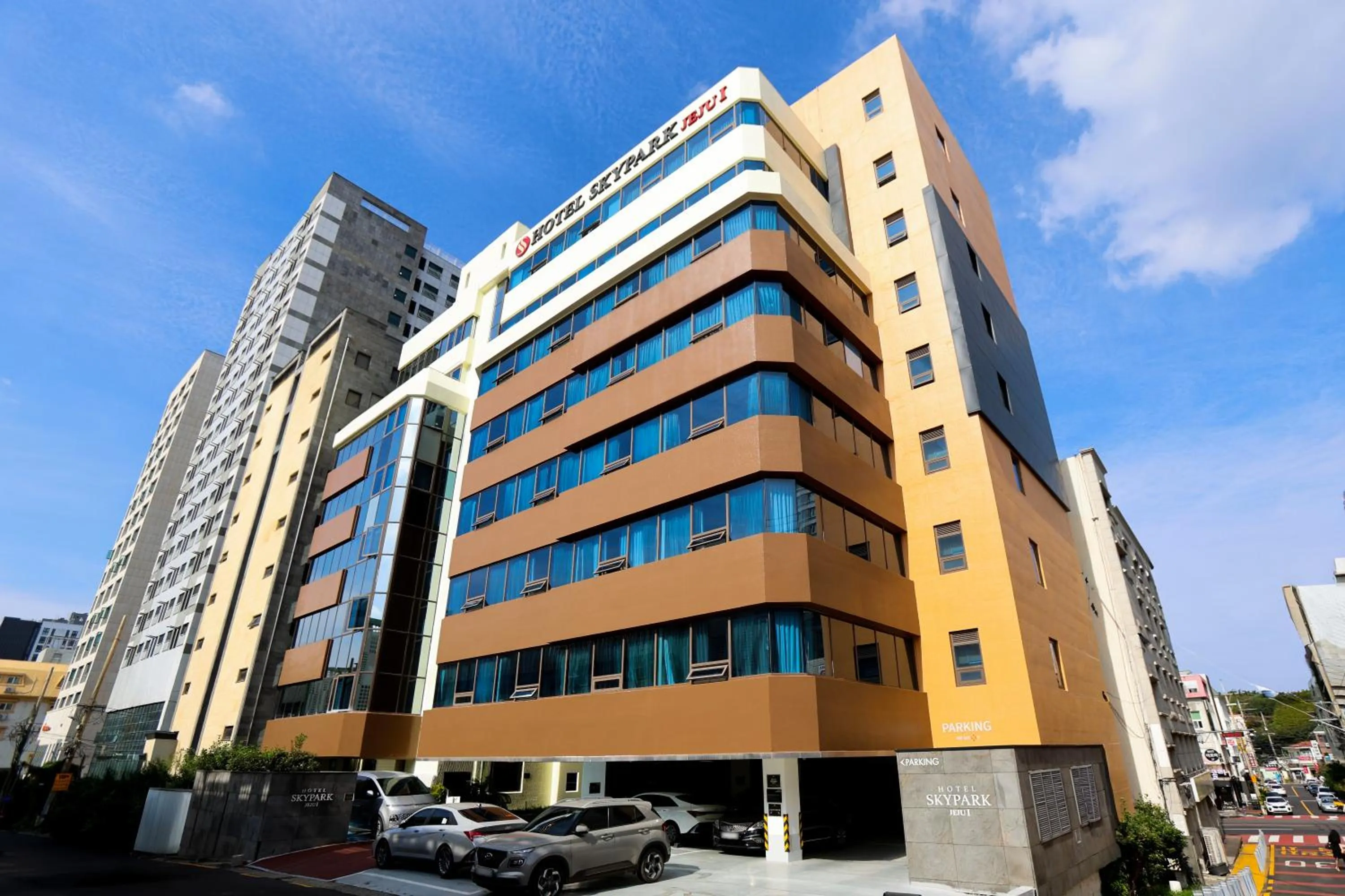 Property building in Hotel Skypark Jeju 1 Newly renovated
