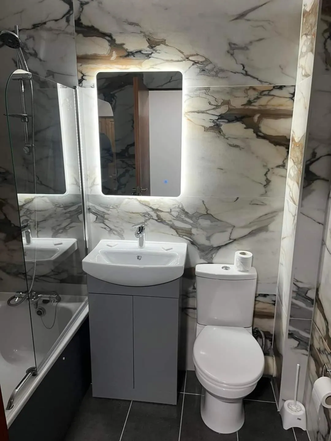 Bathroom in MacDonald Hotel & Cabins