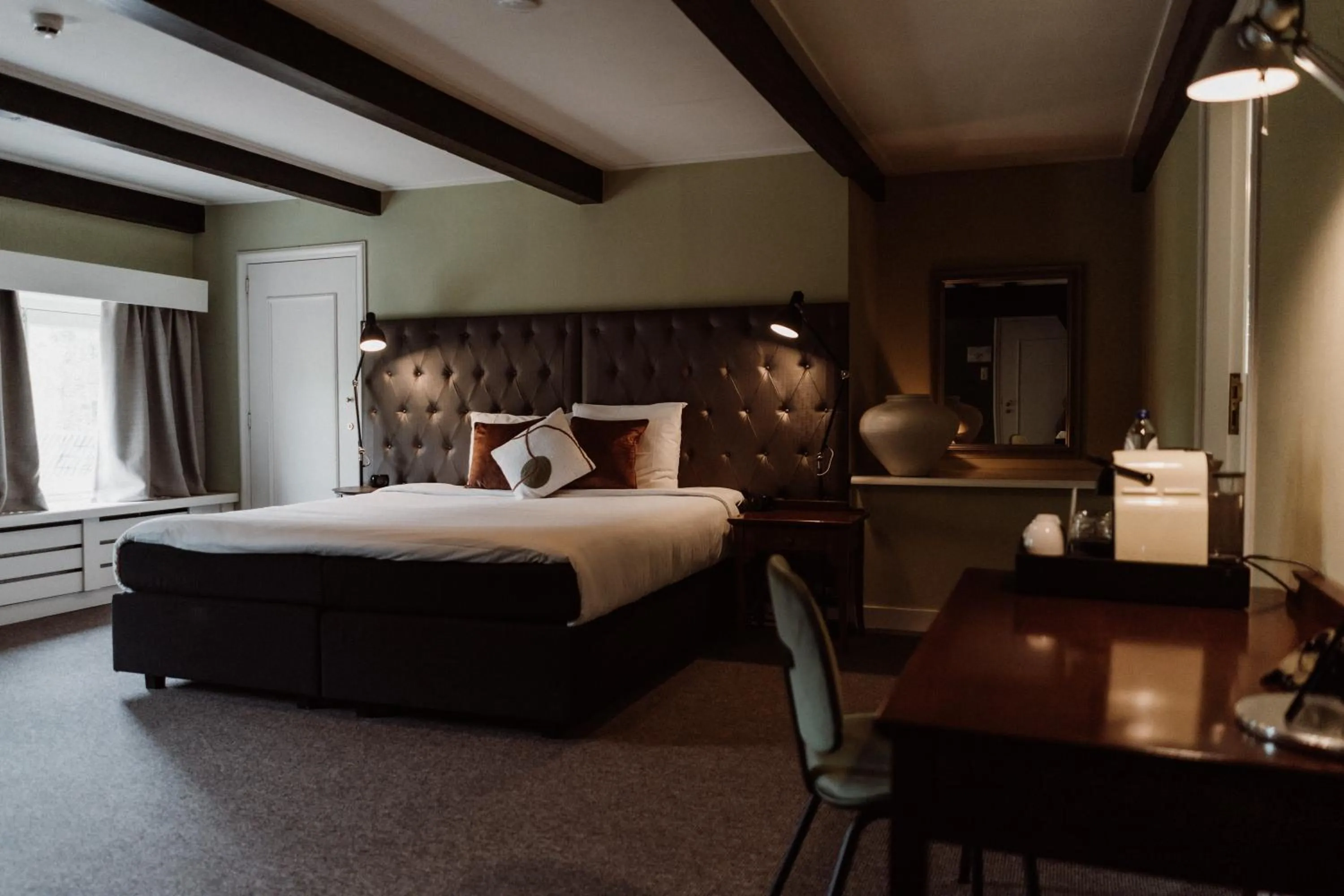Photo of the whole room, Bed in Châteauhotel De Havixhorst