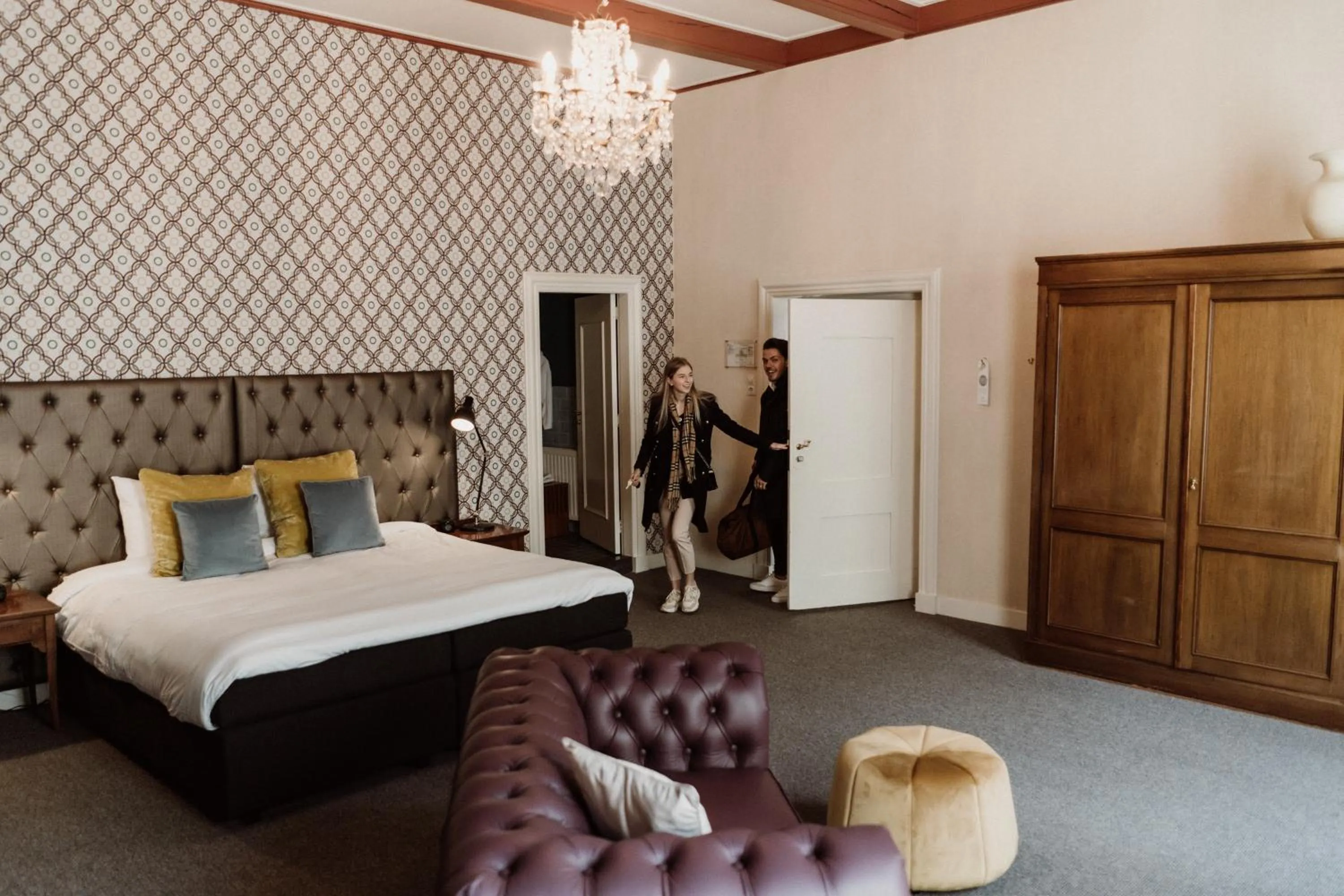 Photo of the whole room, Bed in Châteauhotel De Havixhorst