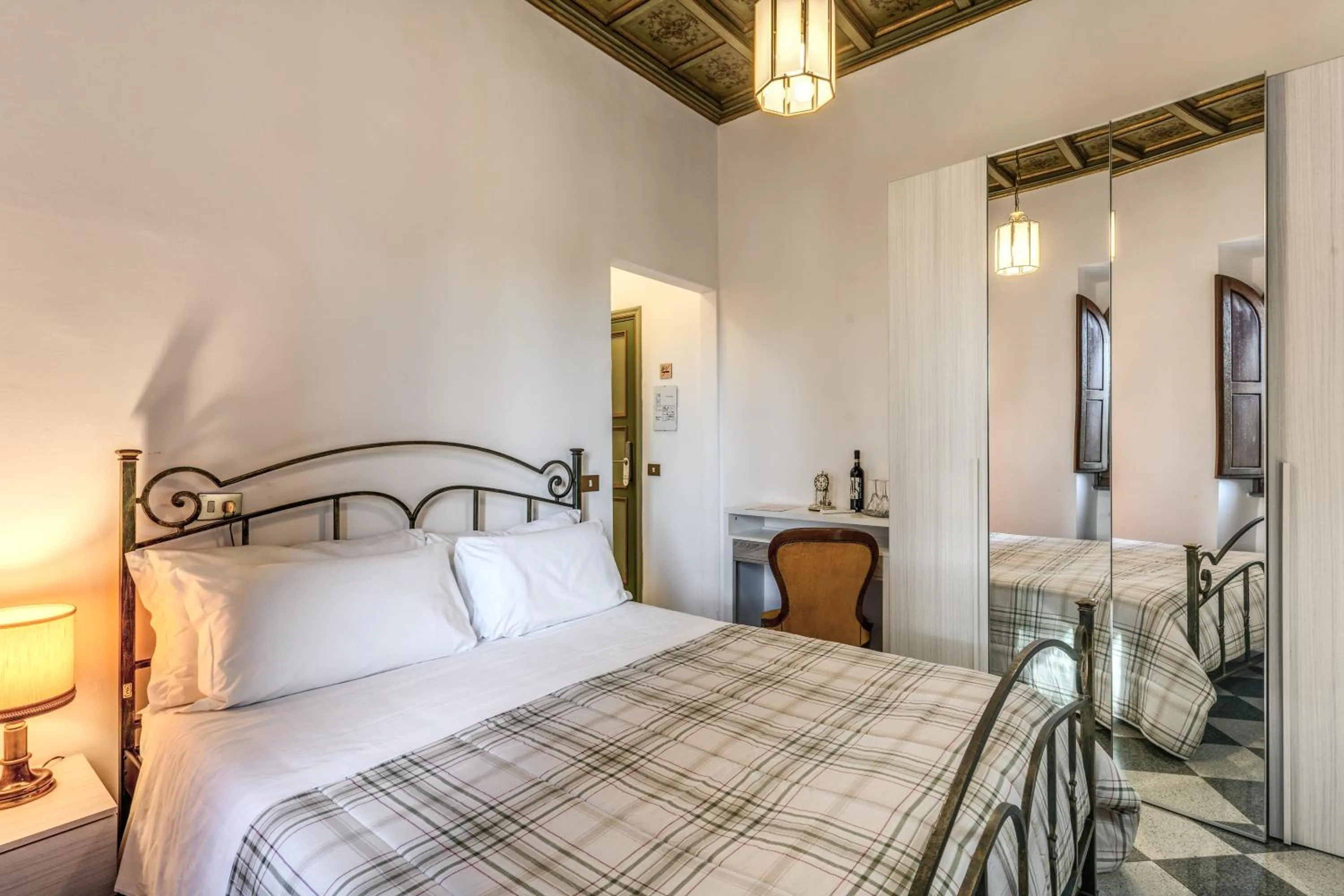 Decorative detail, Bed in Villa Alberici