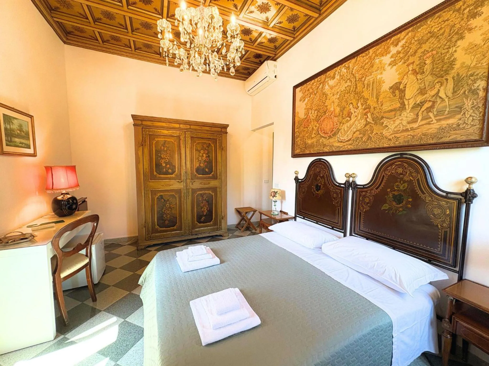 Photo of the whole room, Bed in Villa Alberici