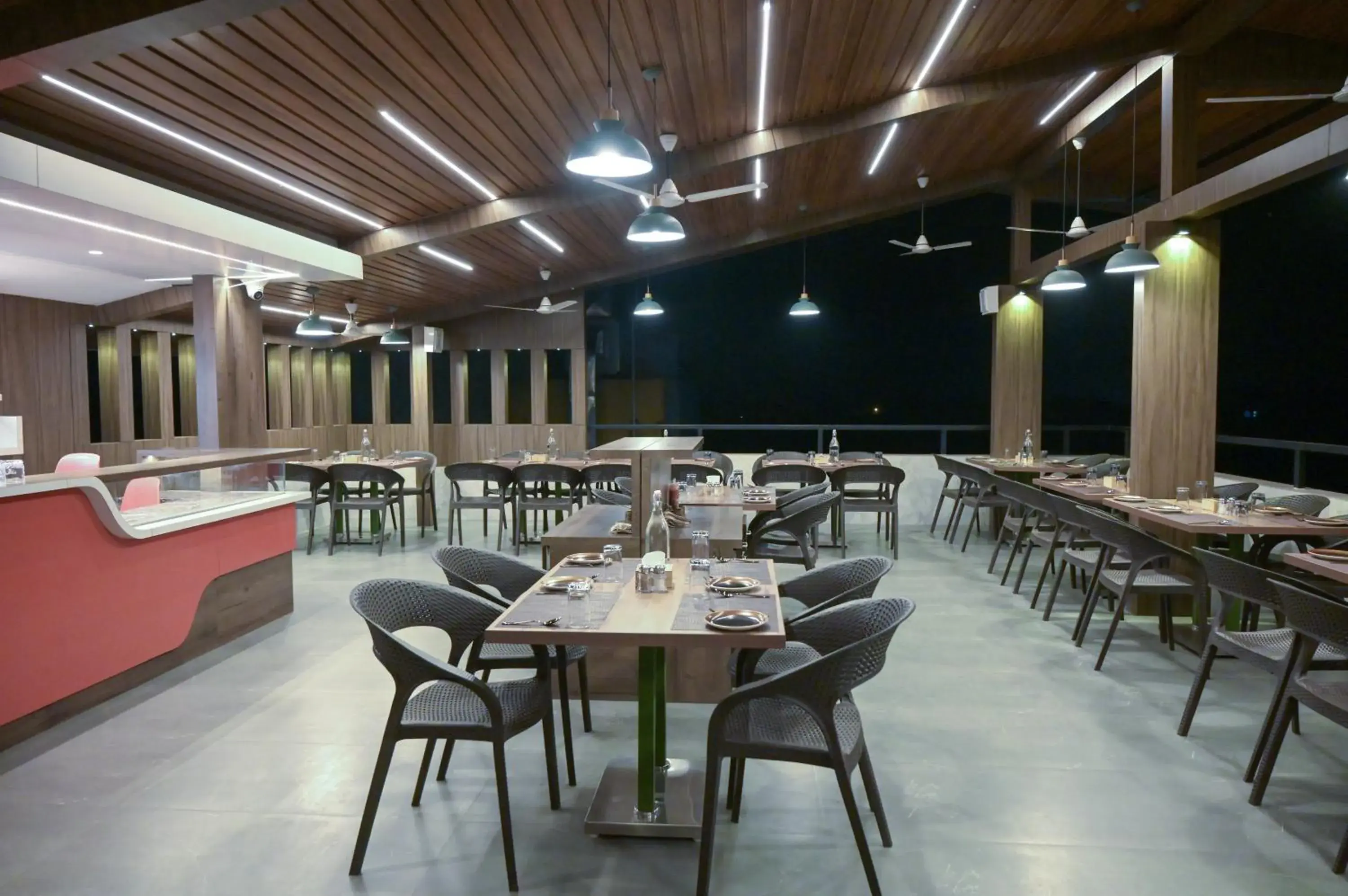 Restaurant/places to eat in Hotel Limelight Restaurant/places to eat in Hotel Limelight